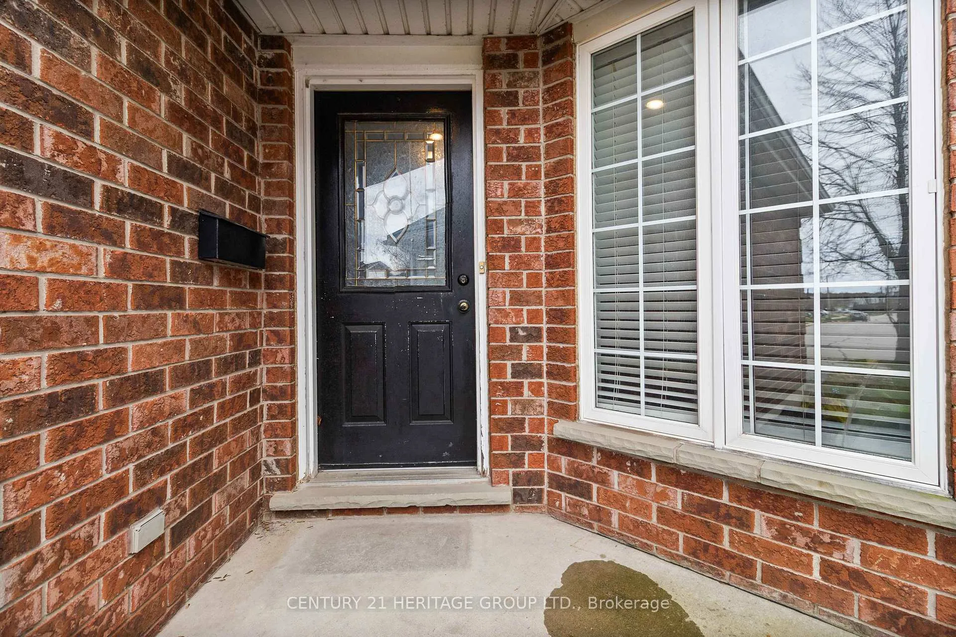 Photo 6 of 77 Doyle Drive, Guelph, Clairfields/Hanlon Business Park — HOMEH