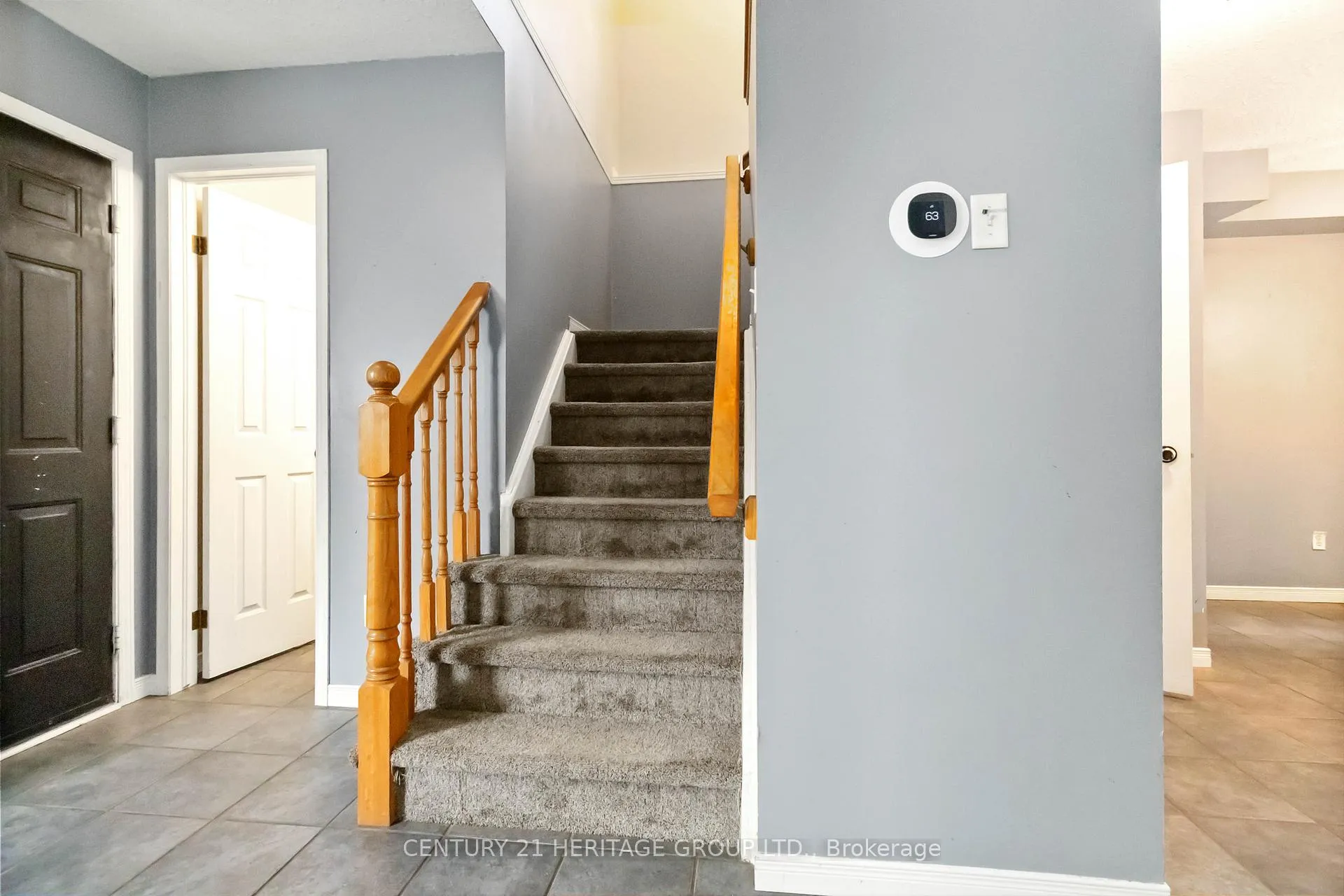Photo 9 of 77 Doyle Drive, Guelph, Clairfields/Hanlon Business Park — HOMEH