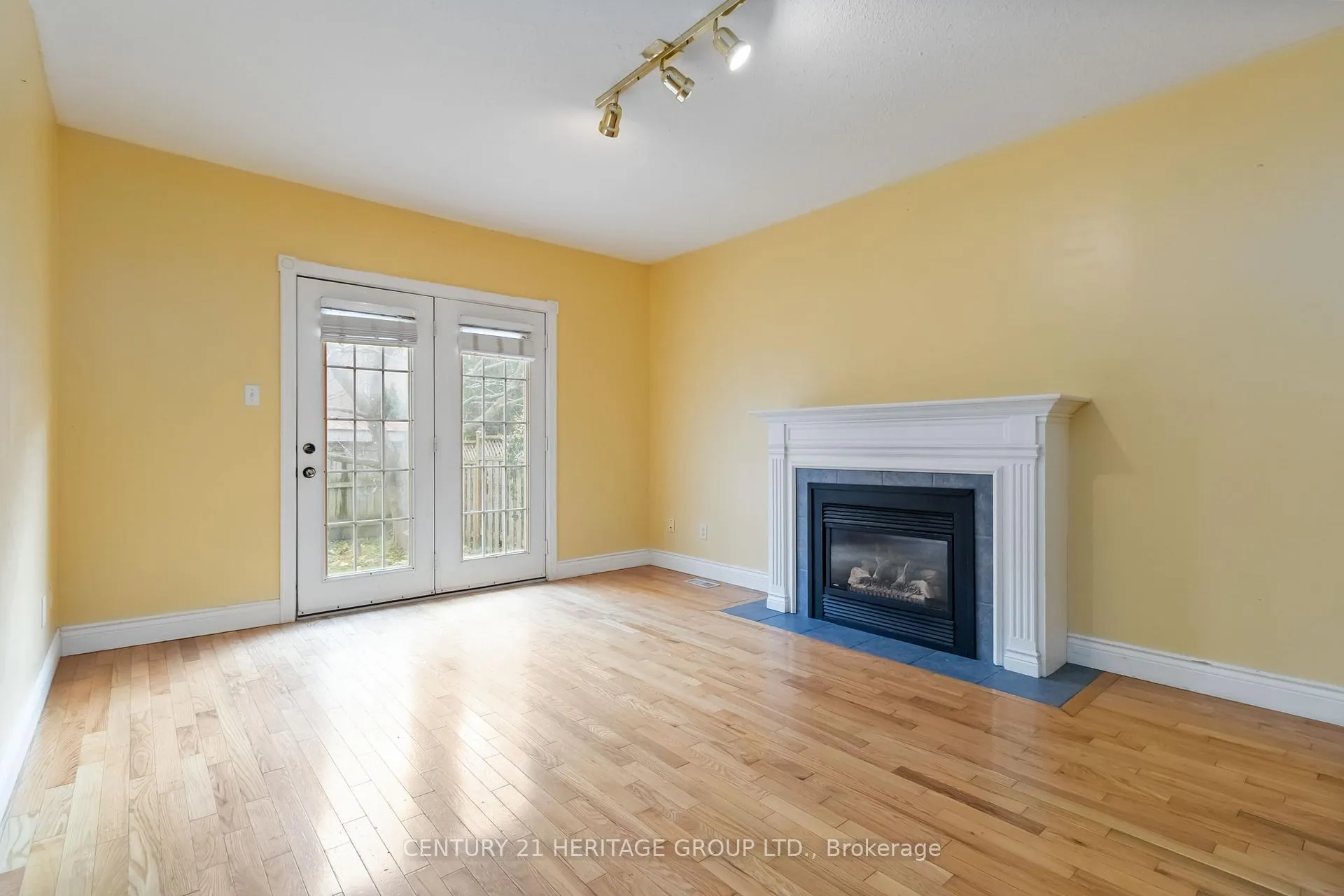 Photo 25 of 77 Doyle Drive, Guelph, Clairfields/Hanlon Business Park — HOMEH