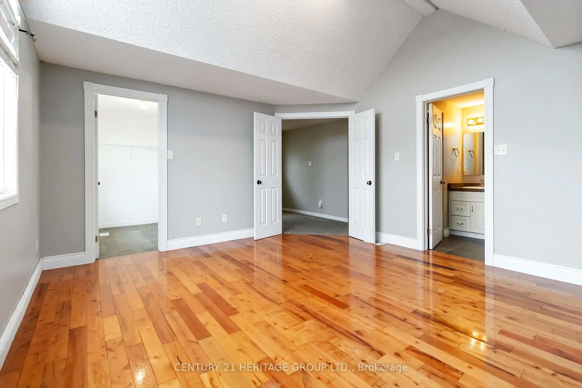 Photo 30 of 77 Doyle Drive, Guelph, Clairfields/Hanlon Business Park — HOMEH