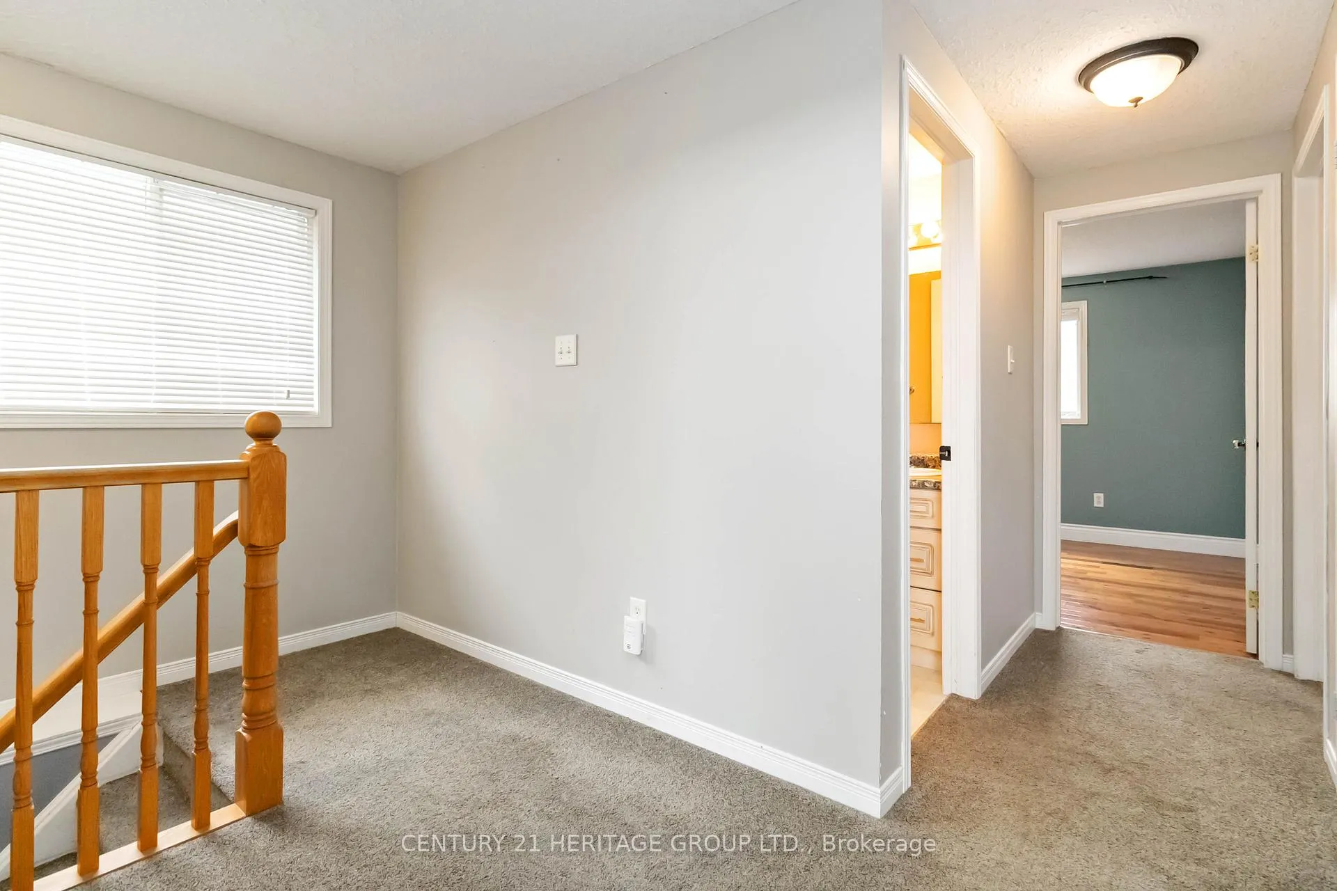 Photo 35 of 77 Doyle Drive, Guelph, Clairfields/Hanlon Business Park — HOMEH