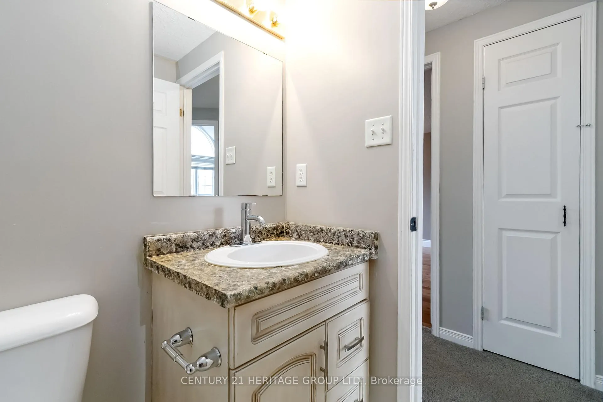 Photo 37 of 77 Doyle Drive, Guelph, Clairfields/Hanlon Business Park — HOMEH