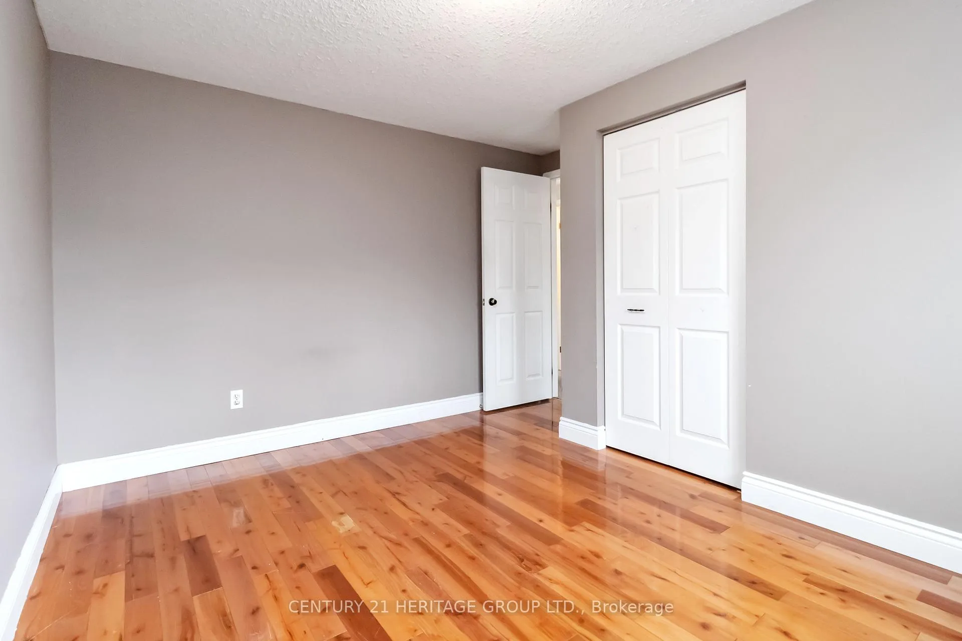 Photo 40 of 77 Doyle Drive, Guelph, Clairfields/Hanlon Business Park — HOMEH