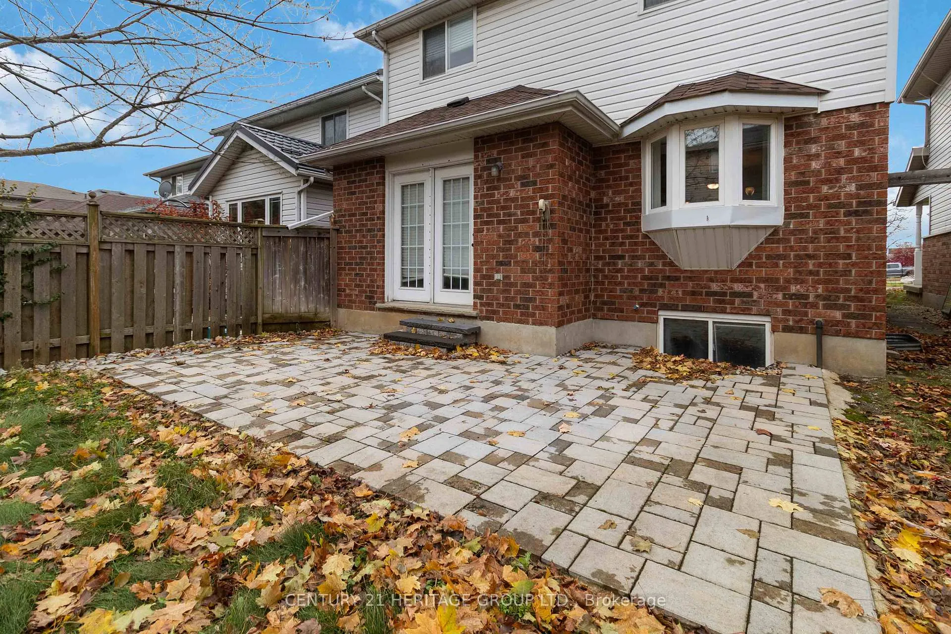 Photo 48 of 77 Doyle Drive, Guelph, Clairfields/Hanlon Business Park — HOMEH