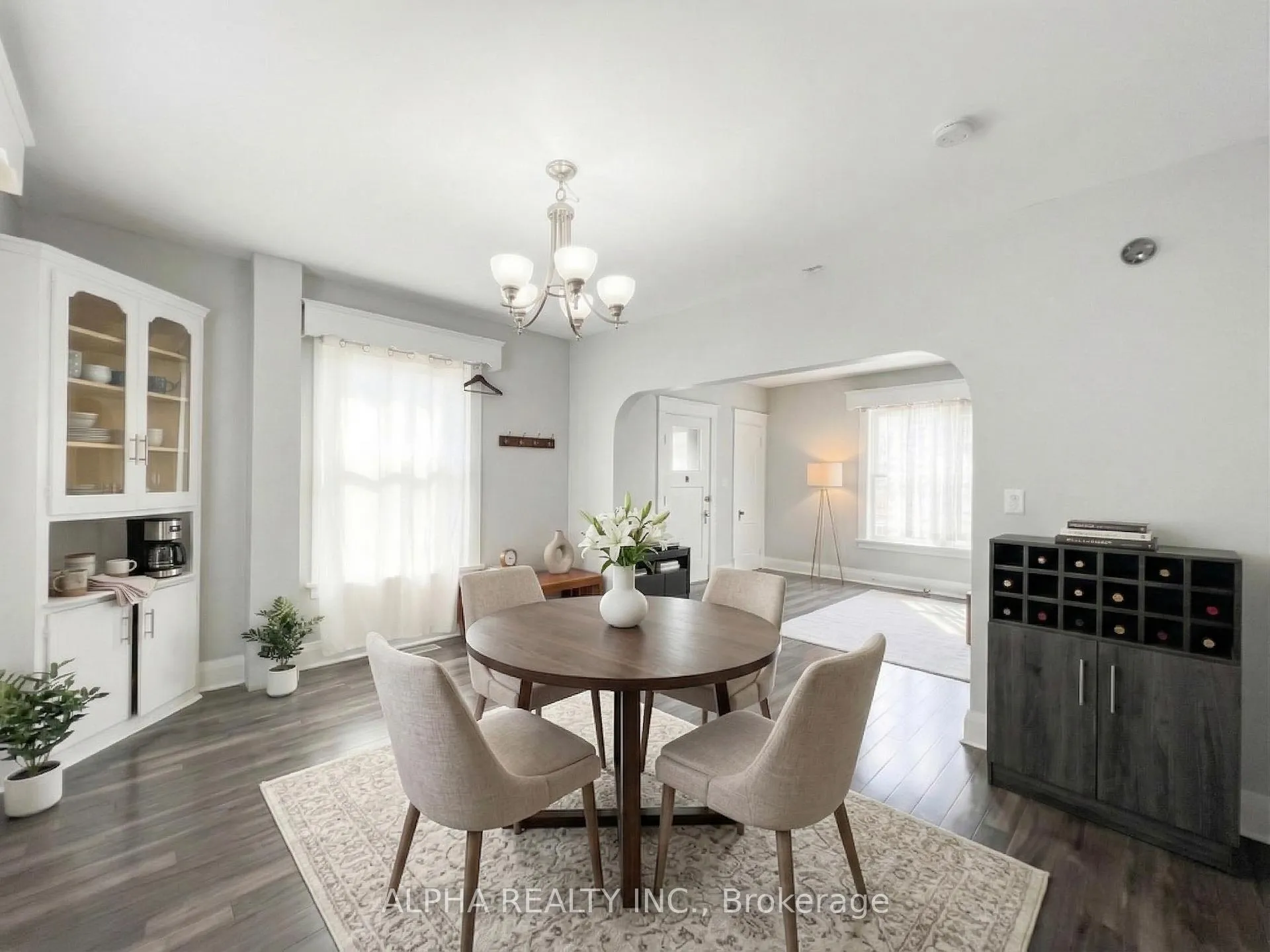 Photo 3 of Unit Upper, 92 Nelson Street W, Brampton, Downtown Brampton — HOMEH