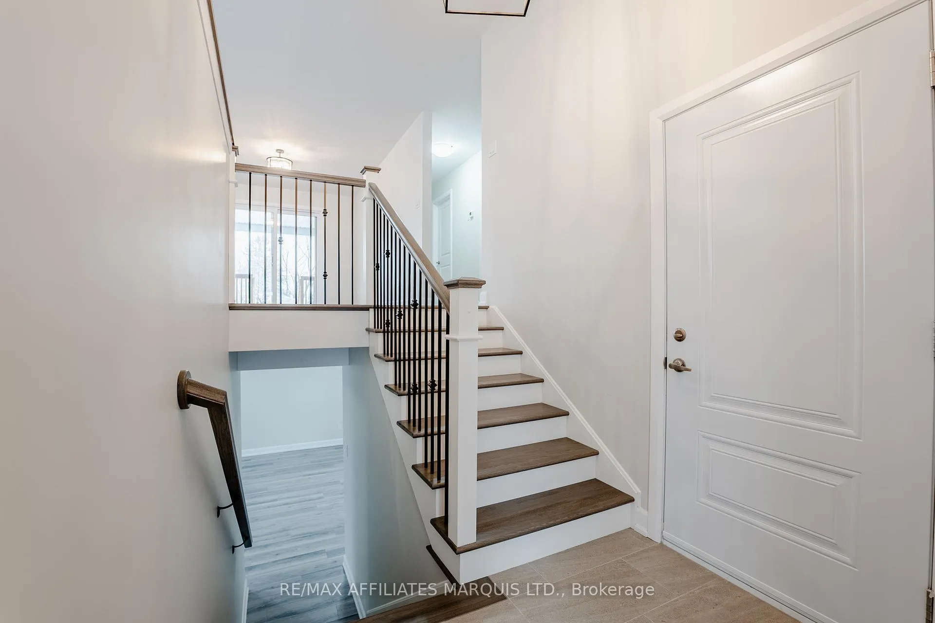 Photo 2 of 209 Ruby Drive, Cornwall — HOMEH