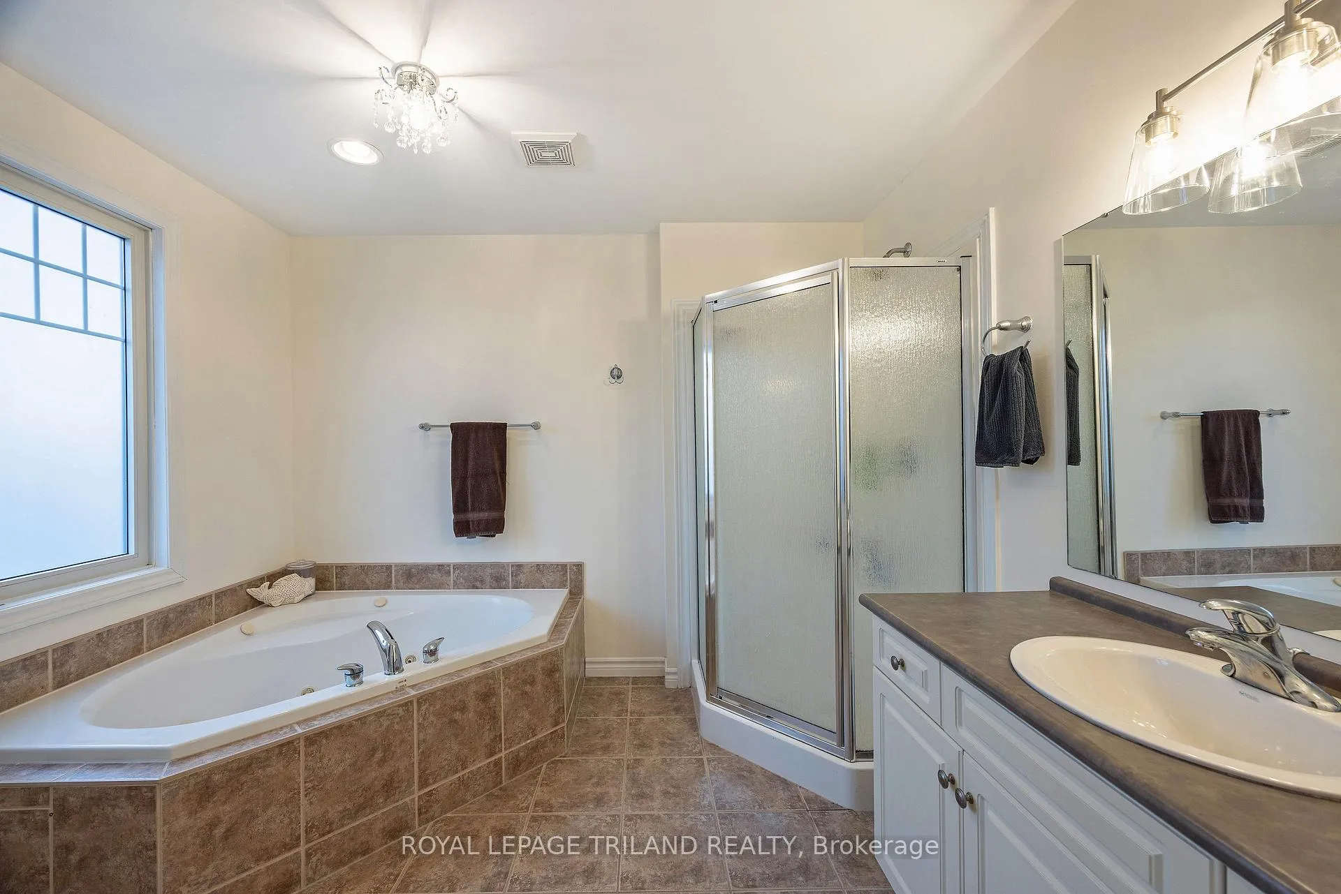 Photo 22 of 41 Penhale Avenue, St. Thomas — HOMEH