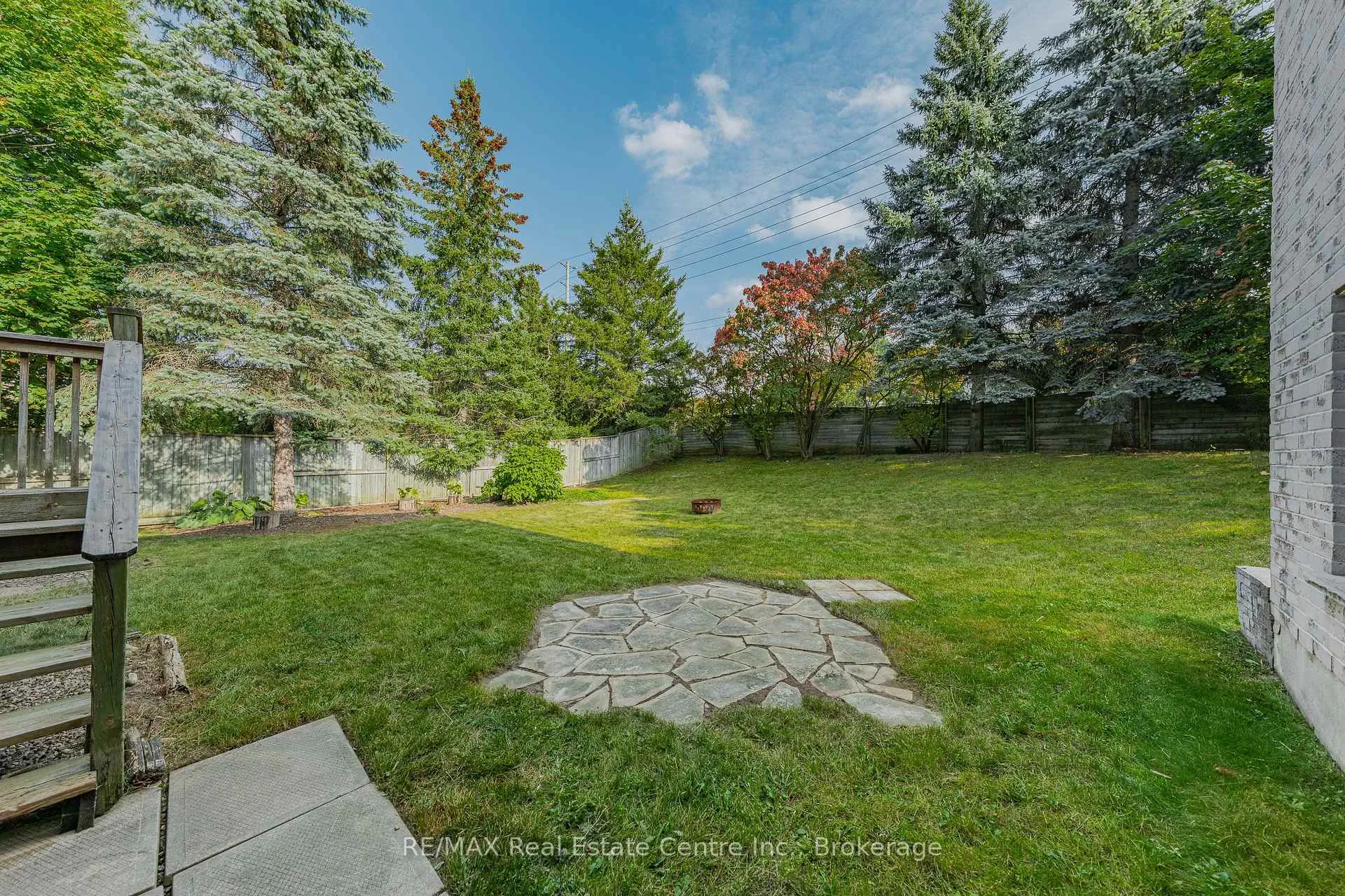 Photo 5 of 368 Cavendish Drive, Waterloo — HOMEH