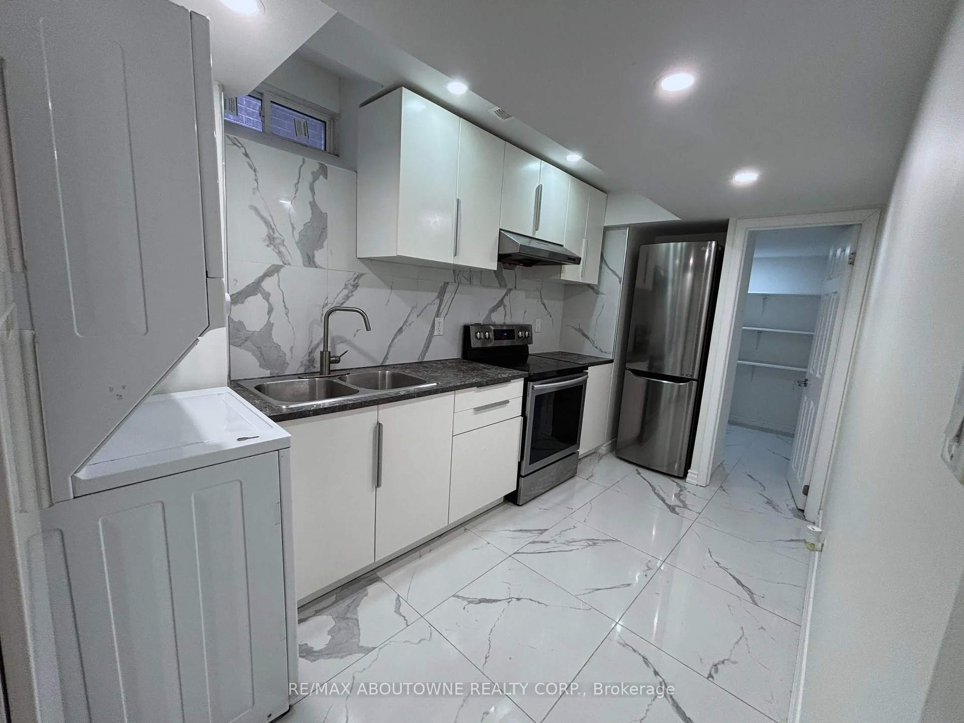 Photo 6 of 519 Downes Jackson - Bsmnt Heights, Milton, Harrison — HOMEH