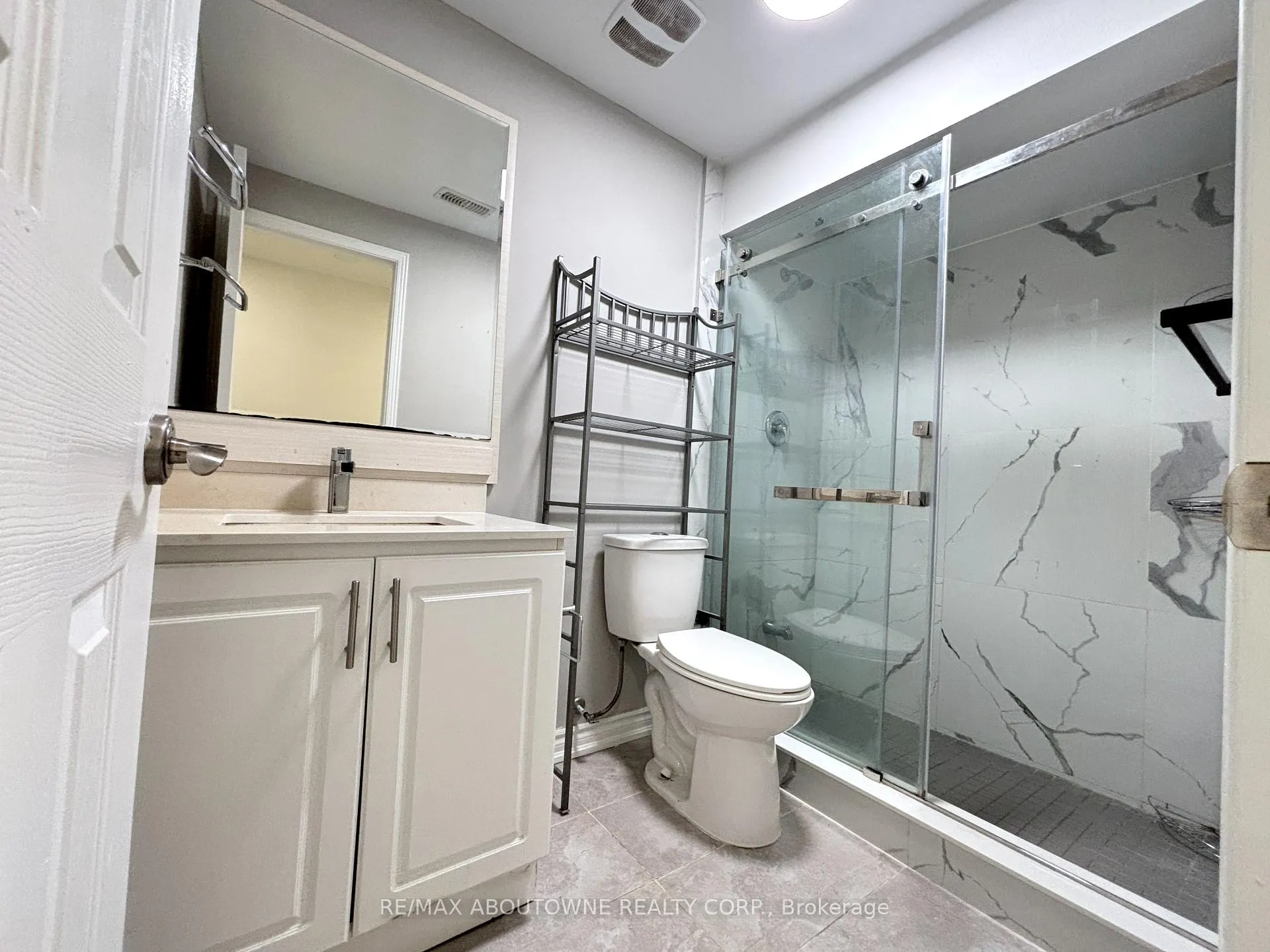 Photo 12 of 519 Downes Jackson - Bsmnt Heights, Milton, Harrison — HOMEH