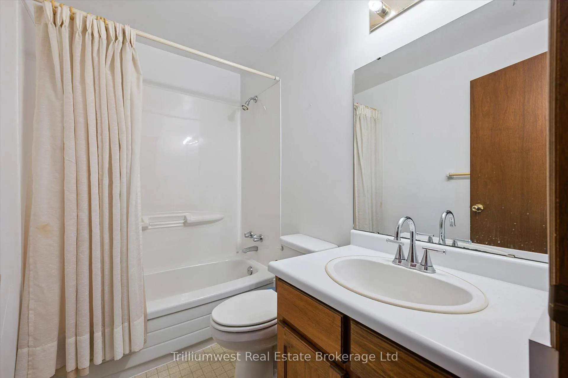Photo 21 of 53 Wimbledon Road, Guelph, Willow West/Sugarbush/West Acres — HOMEH