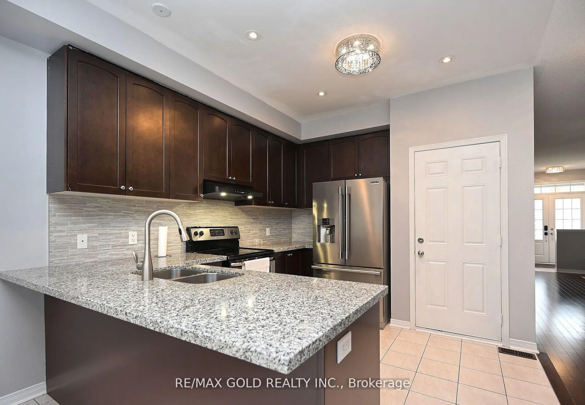 Photo 12 of 96 Ledger Point Crescent, Brampton, Sandringham-Wellington North — HOMEH