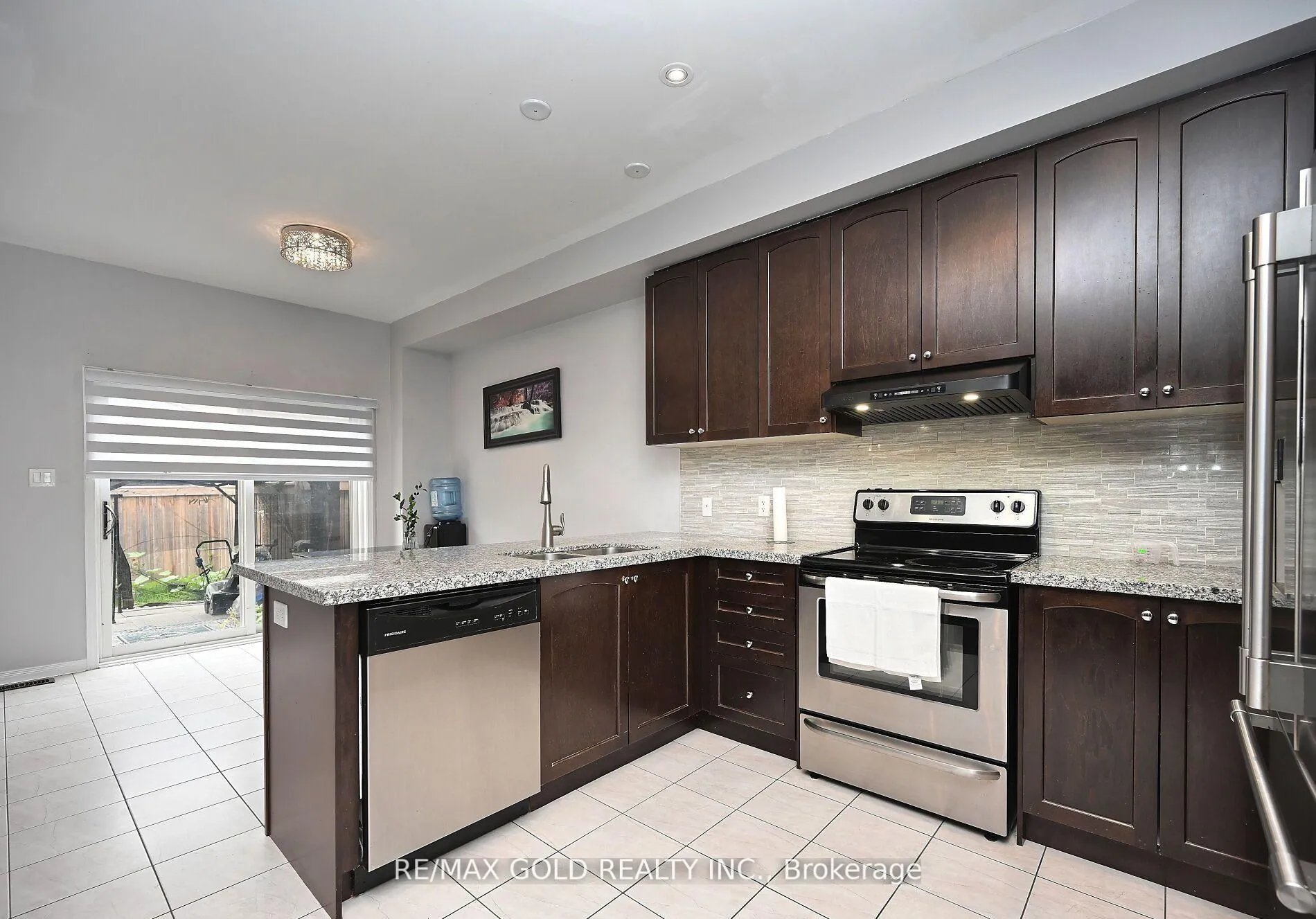 Photo 14 of 96 Ledger Point Crescent, Brampton, Sandringham-Wellington North — HOMEH