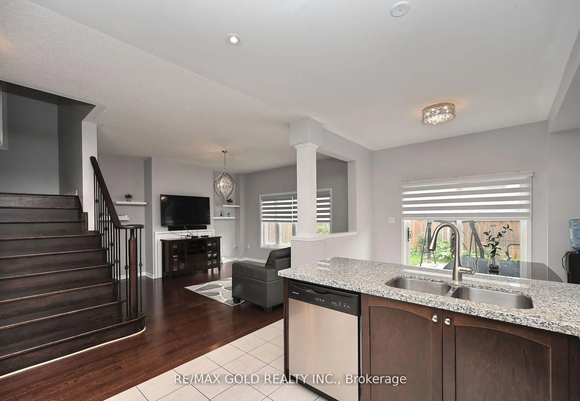 Photo 16 of 96 Ledger Point Crescent, Brampton, Sandringham-Wellington North — HOMEH