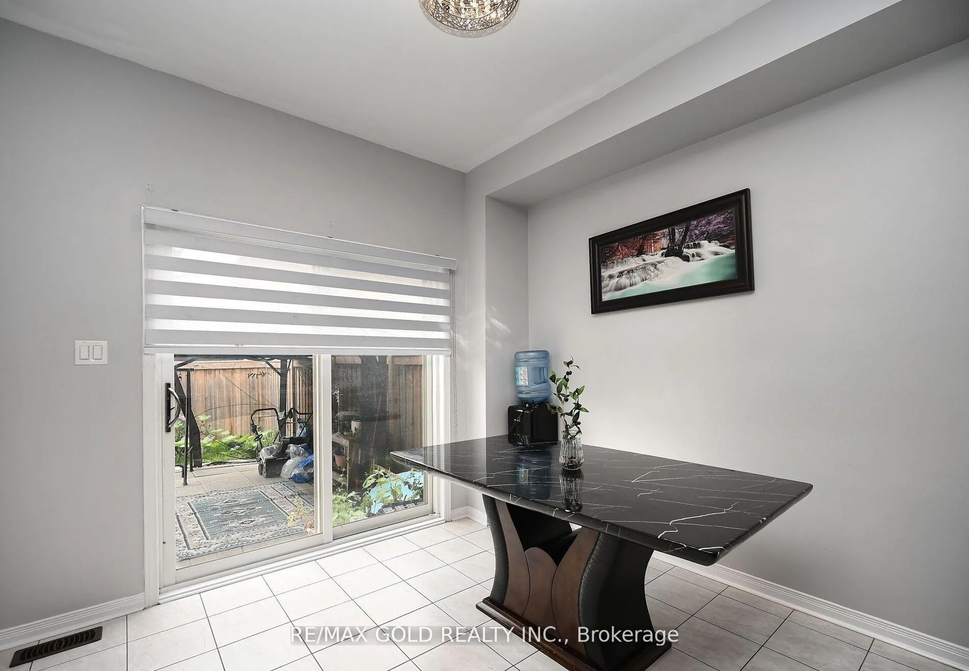 Photo 18 of 96 Ledger Point Crescent, Brampton, Sandringham-Wellington North — HOMEH