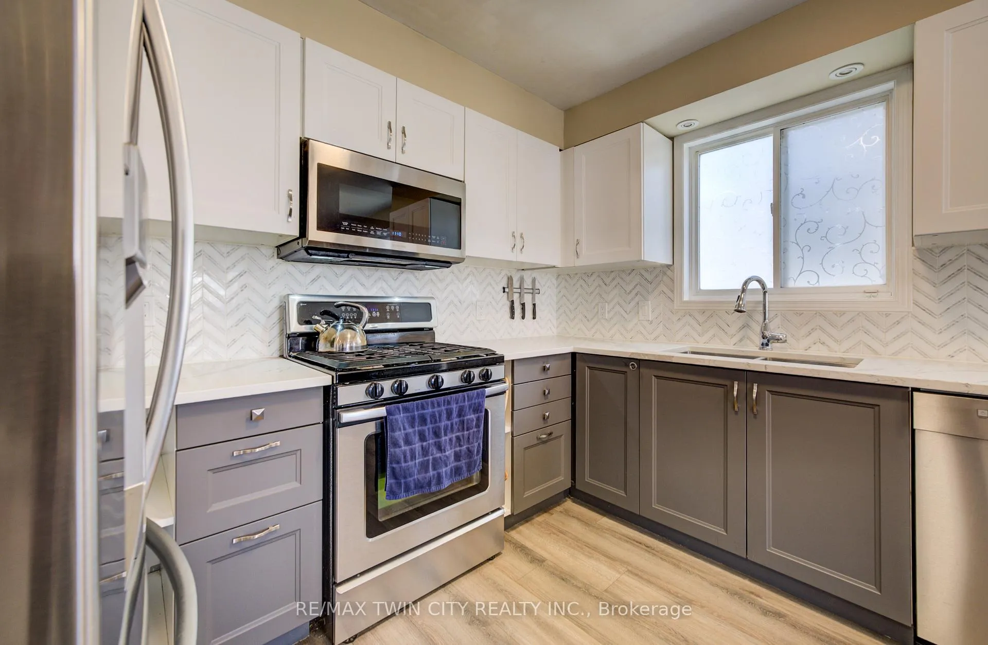Photo 15 of 48 Karalee Crescent, Cambridge — HOMEH