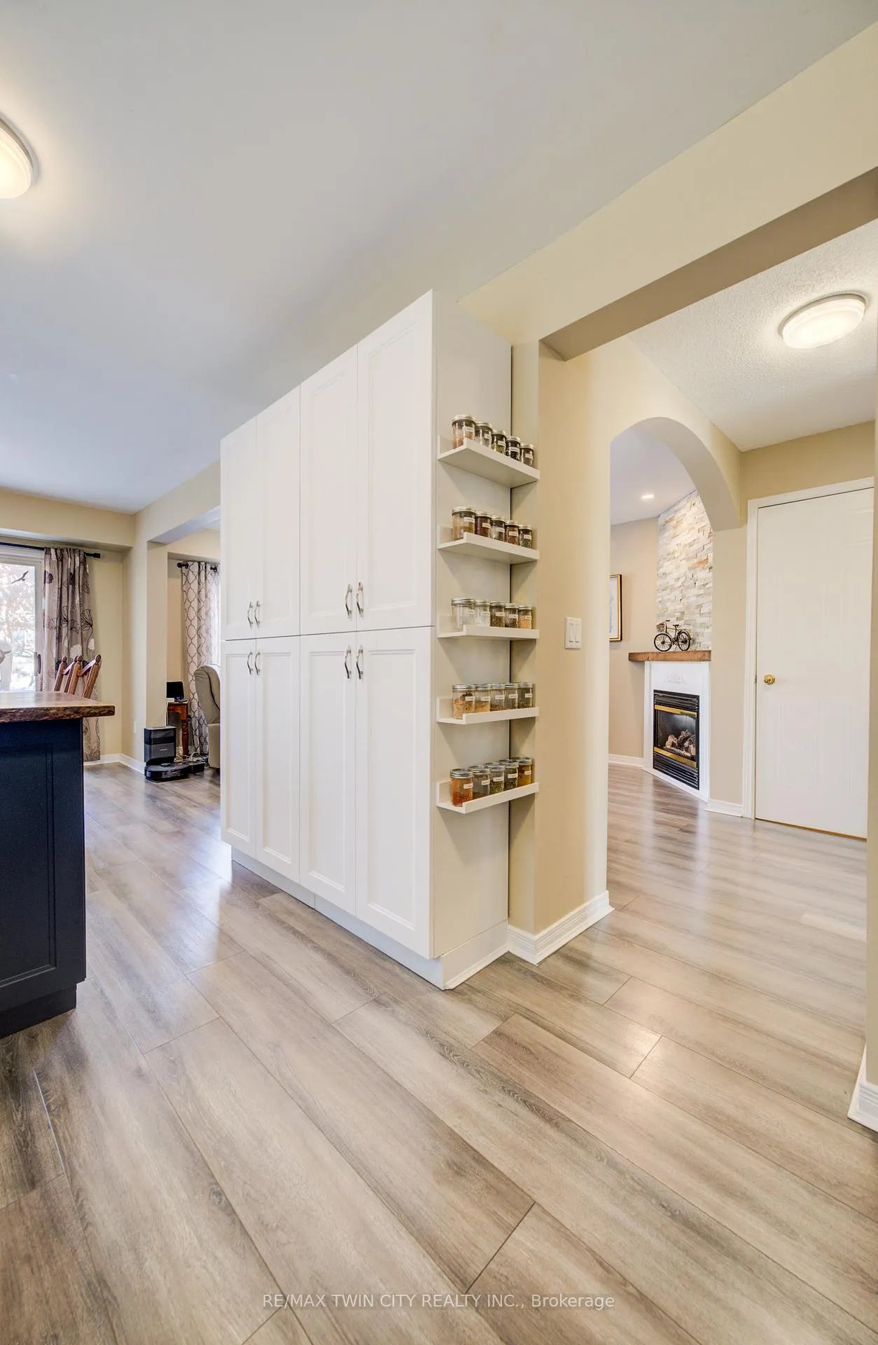 Photo 18 of 48 Karalee Crescent, Cambridge — HOMEH