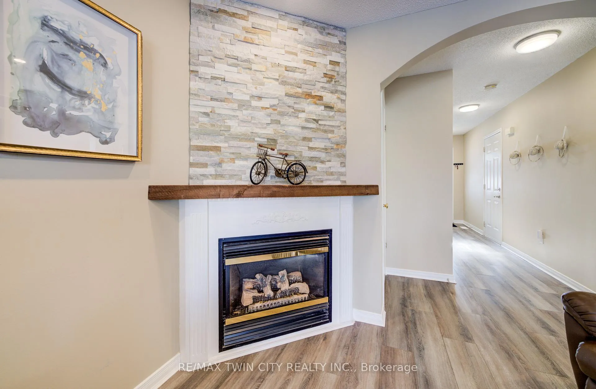 Photo 20 of 48 Karalee Crescent, Cambridge — HOMEH