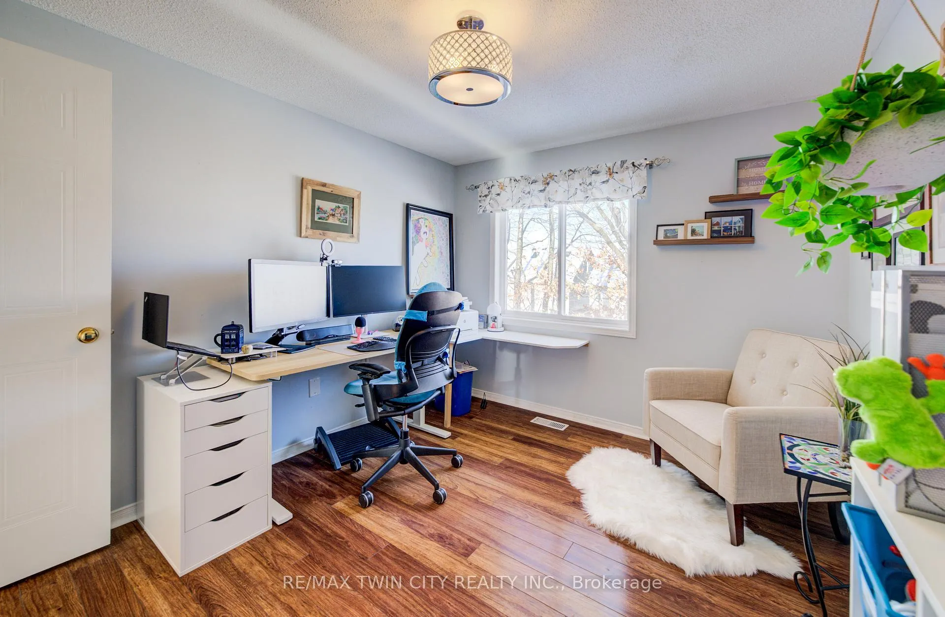 Photo 30 of 48 Karalee Crescent, Cambridge — HOMEH
