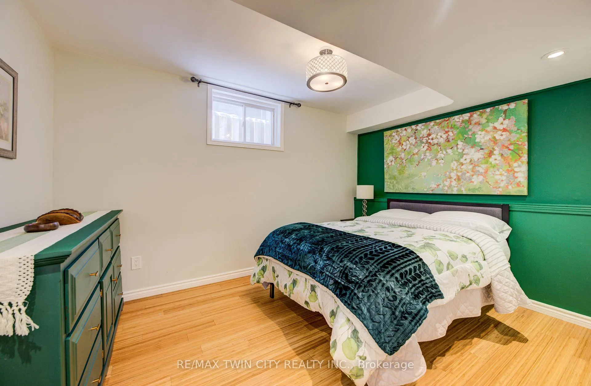 Photo 34 of 48 Karalee Crescent, Cambridge — HOMEH