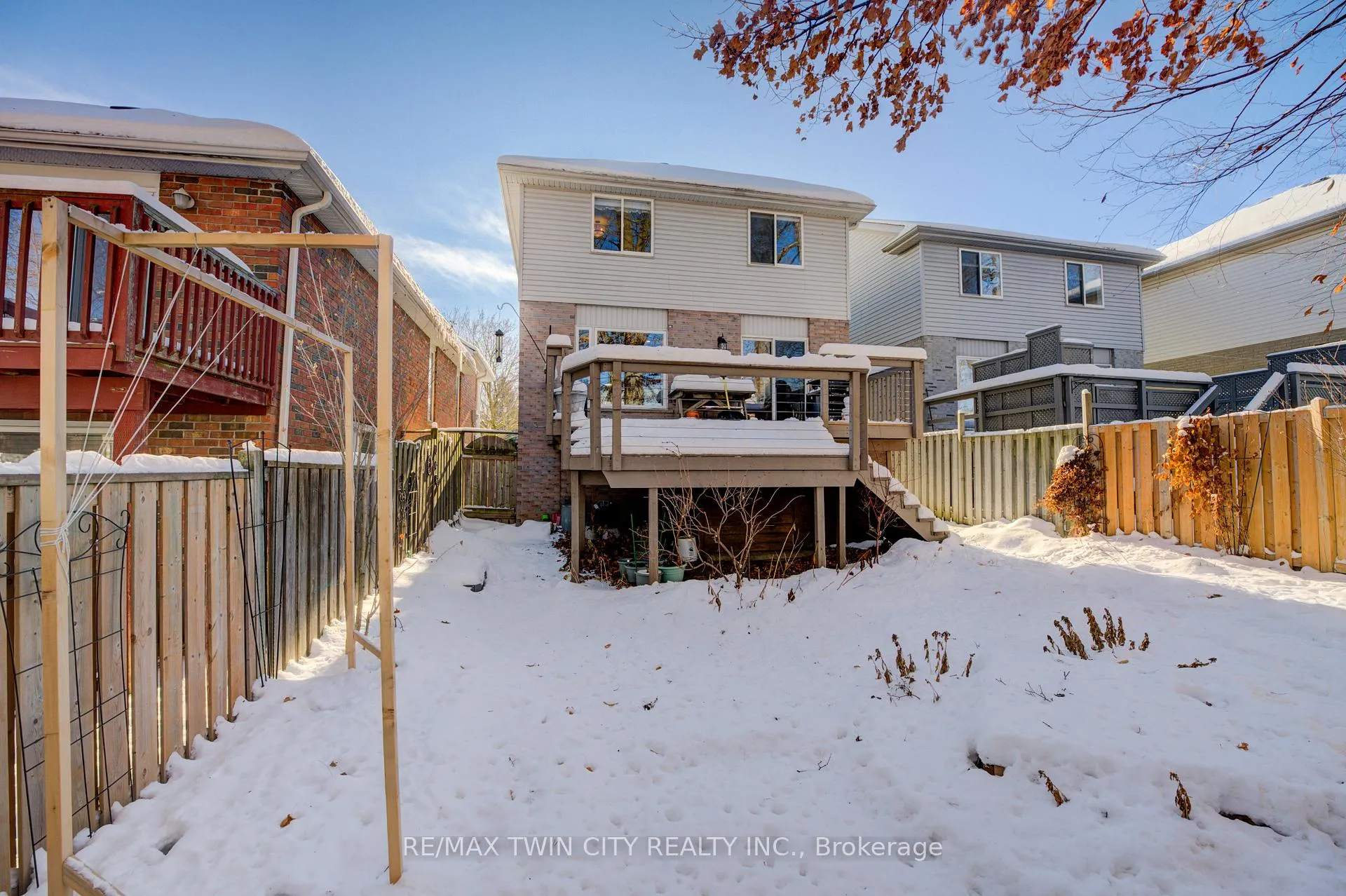 Photo 43 of 48 Karalee Crescent, Cambridge — HOMEH