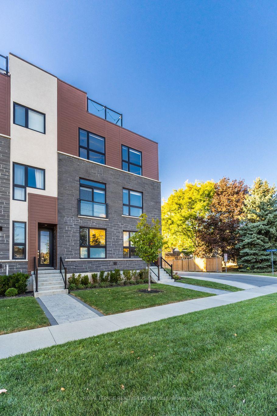Front of 3228 Ellyn Common