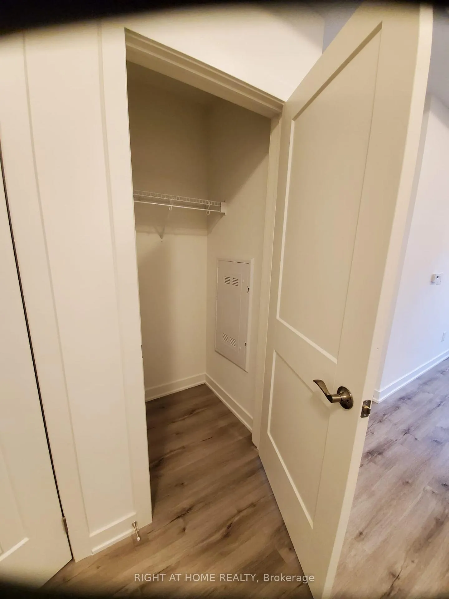 Photo 8 of Unit 136, 110 Fergus Avenue, Kitchener, Stanley Park — HOMEH