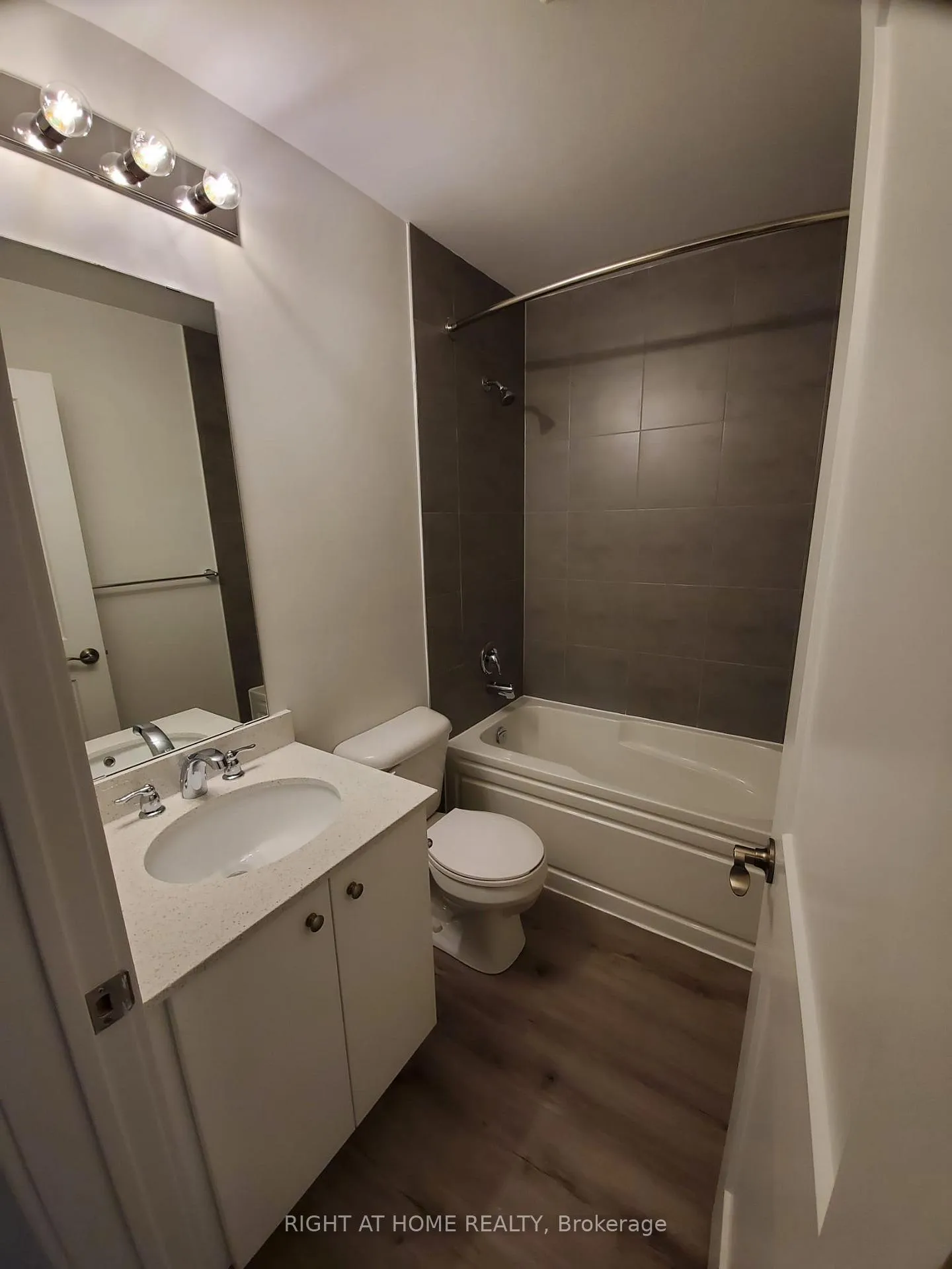 Photo 9 of Unit 136, 110 Fergus Avenue, Kitchener, Stanley Park — HOMEH