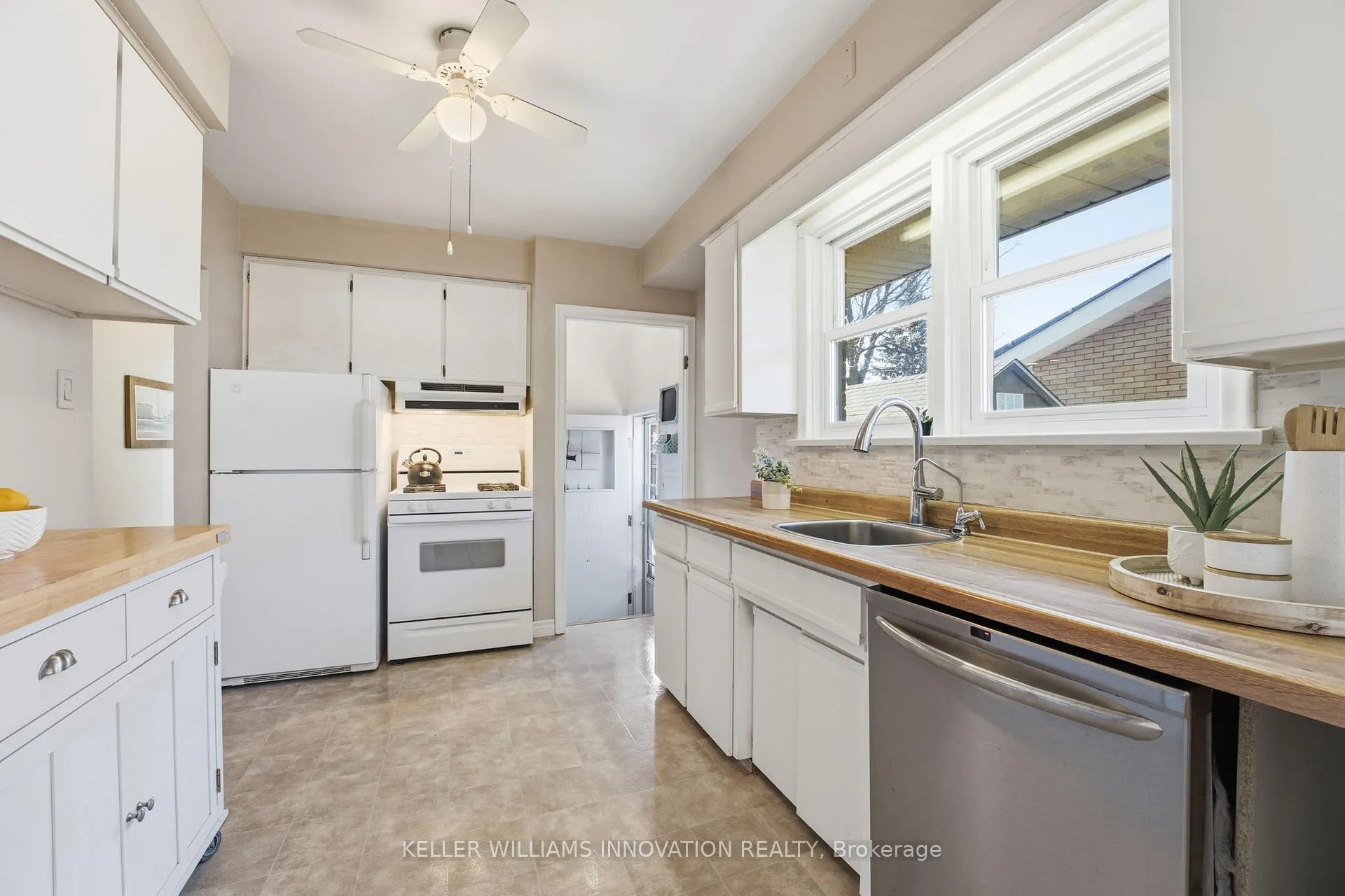 Photo 5 of 11 Kensington Avenue, Kitchener — HOMEH