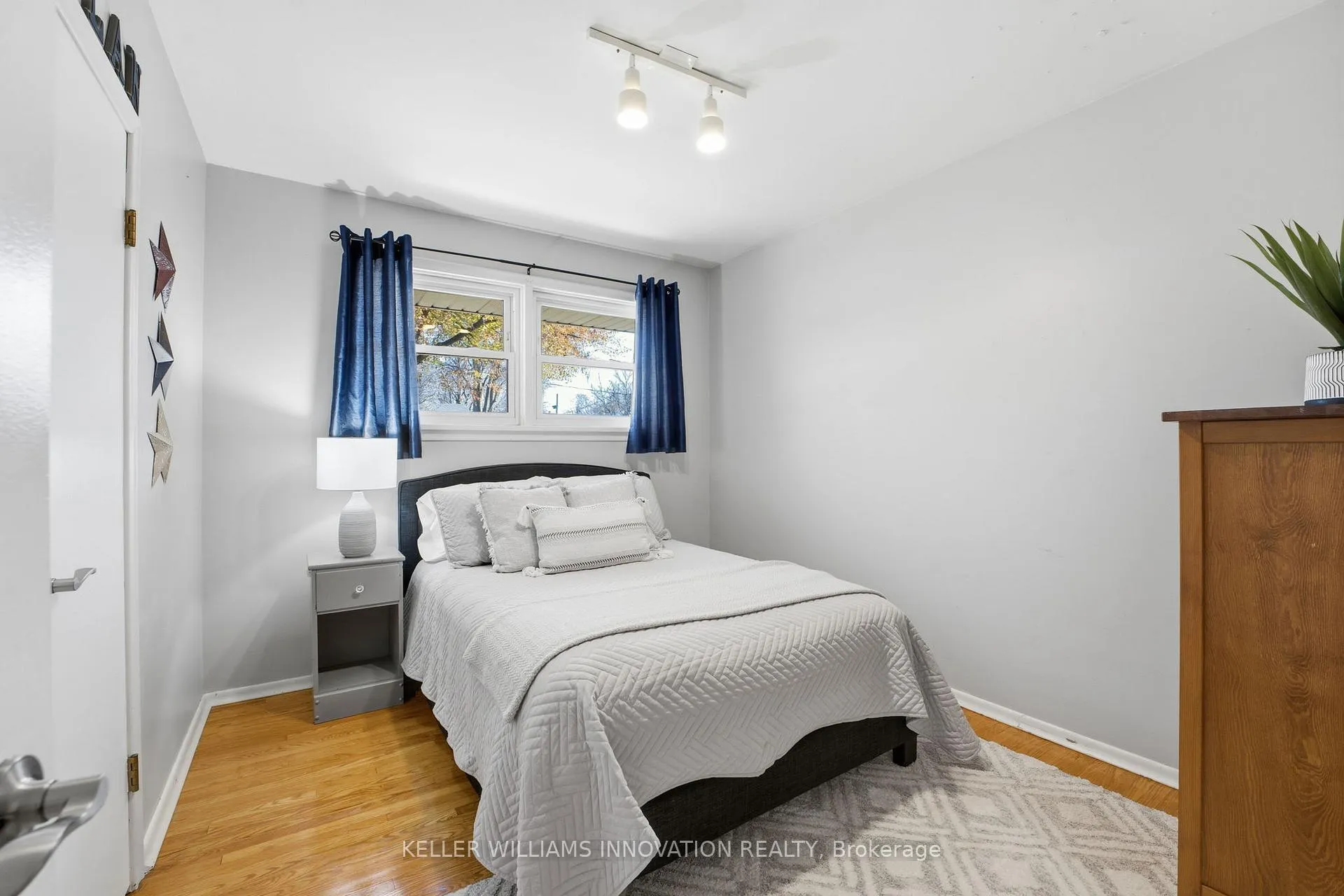 Photo 9 of 11 Kensington Avenue, Kitchener — HOMEH