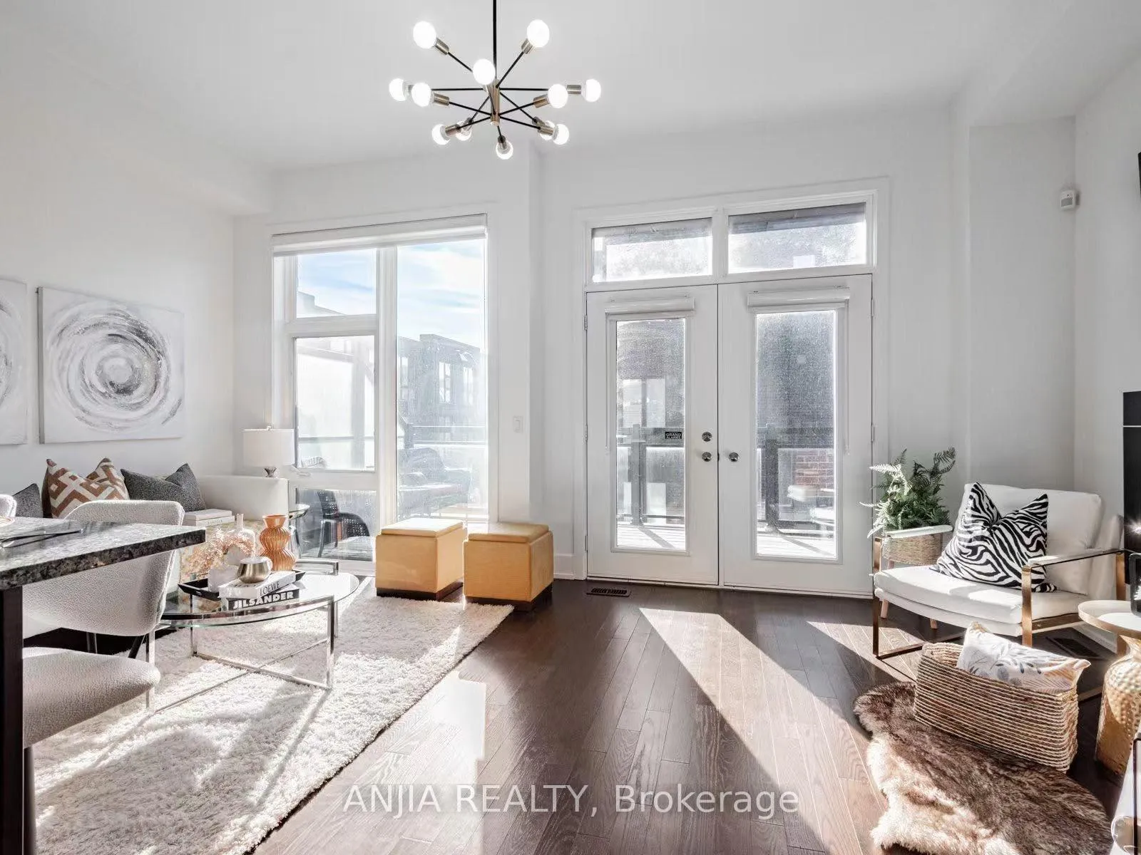 Photo 2 of 9140 Bathurst Street, Vaughan, Patterson — HOMEH