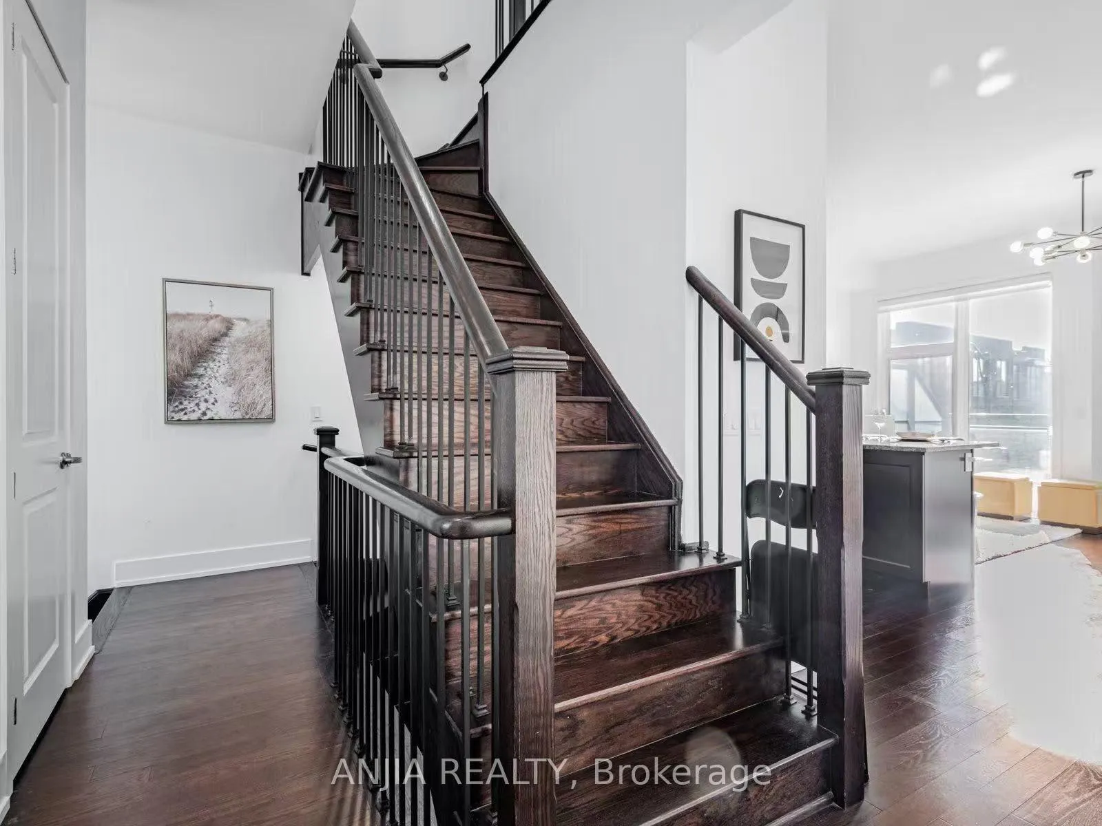 Photo 3 of 9140 Bathurst Street, Vaughan, Patterson — HOMEH