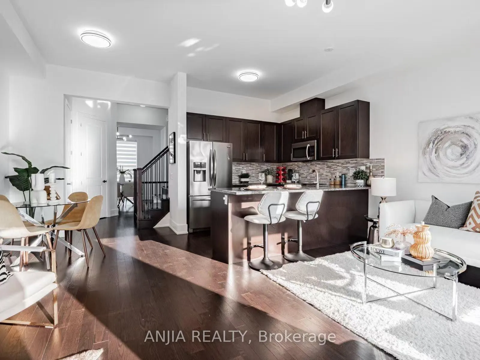 Photo 7 of 9140 Bathurst Street, Vaughan, Patterson — HOMEH