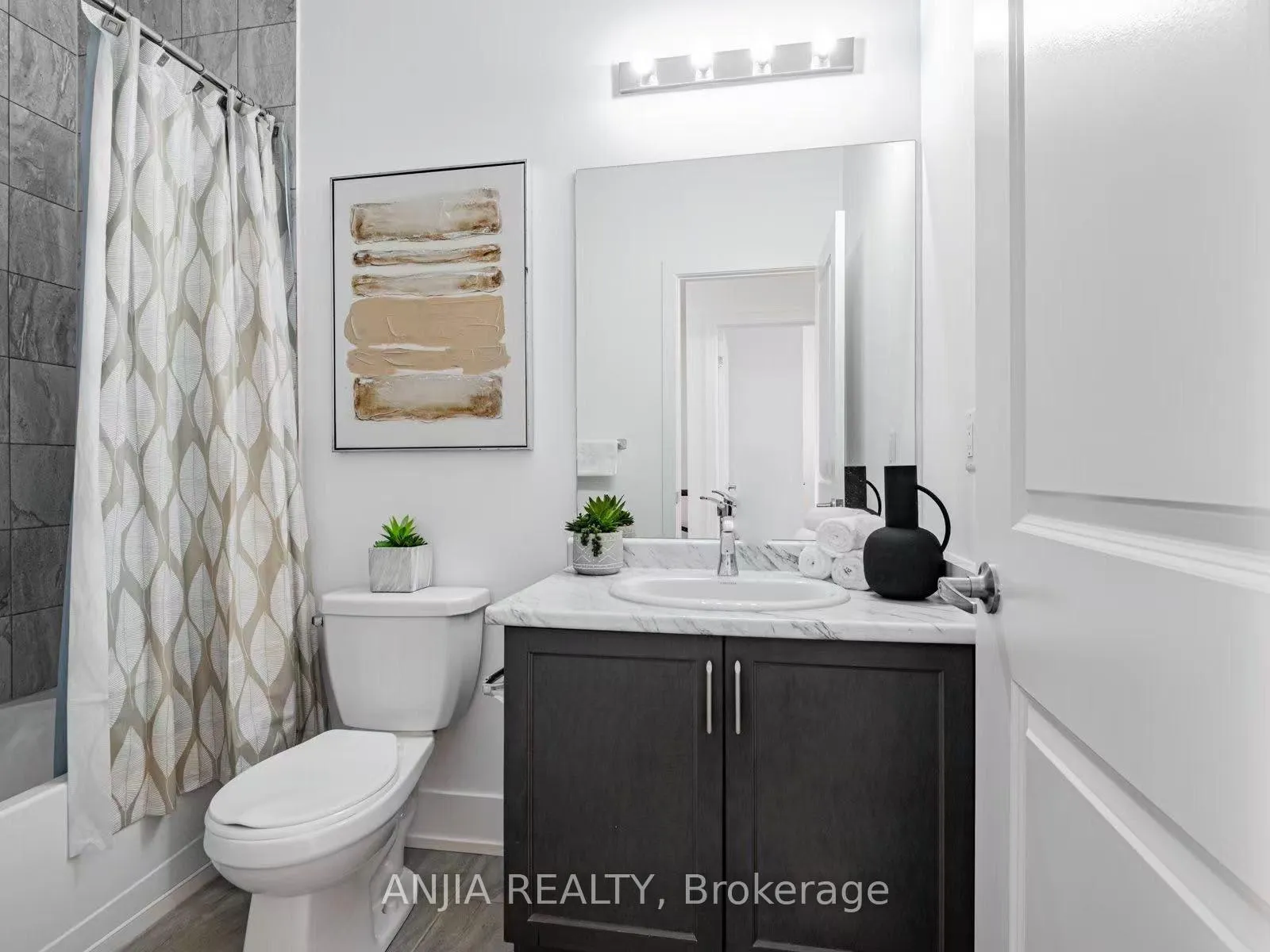 Photo 23 of 9140 Bathurst Street, Vaughan, Patterson — HOMEH