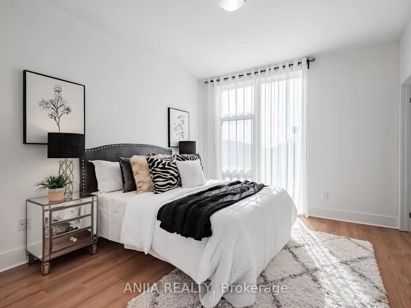 Photo 26 of 9140 Bathurst Street, Vaughan, Patterson — HOMEH