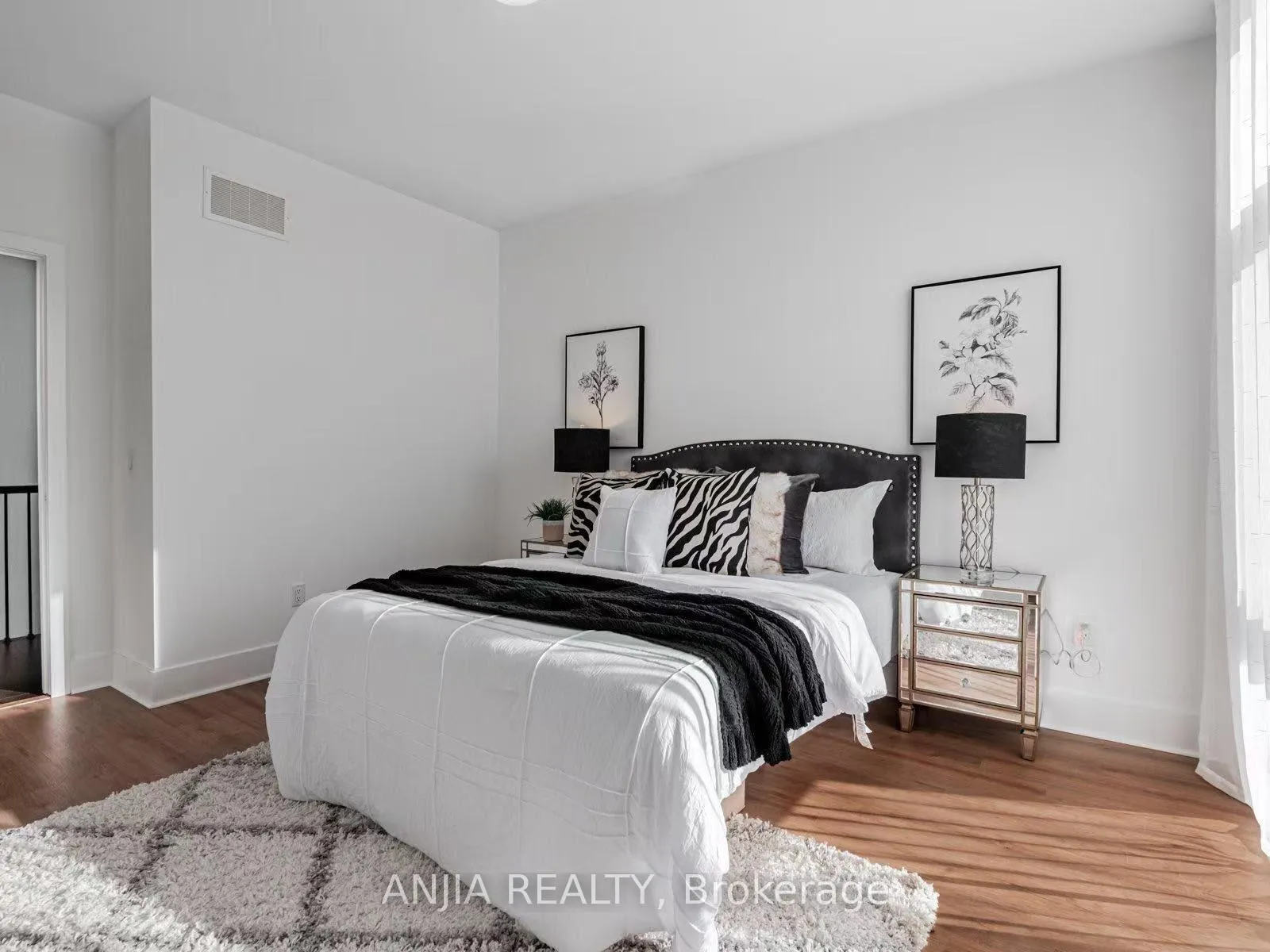 Photo 28 of 9140 Bathurst Street, Vaughan, Patterson — HOMEH