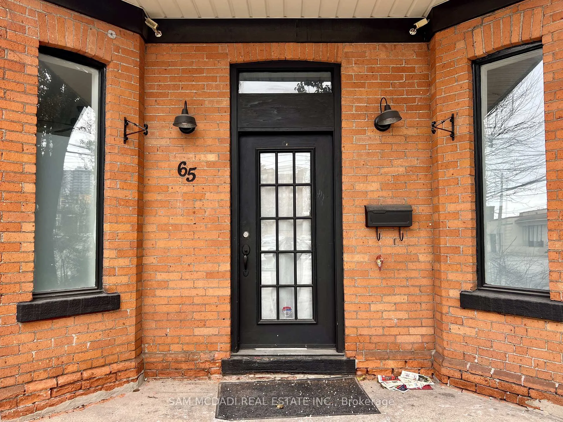 Photo 3 of 65 Walnut Street S, Hamilton, Corktown — HOMEH