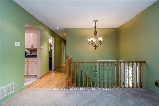 Photo 10 of 31 Lakeview Crescent E, Tiny, Rural Tiny — HOMEH