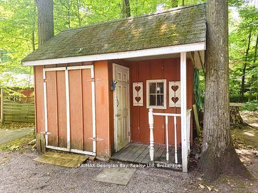 Photo 37 of 31 Lakeview Crescent E, Tiny, Rural Tiny — HOMEH