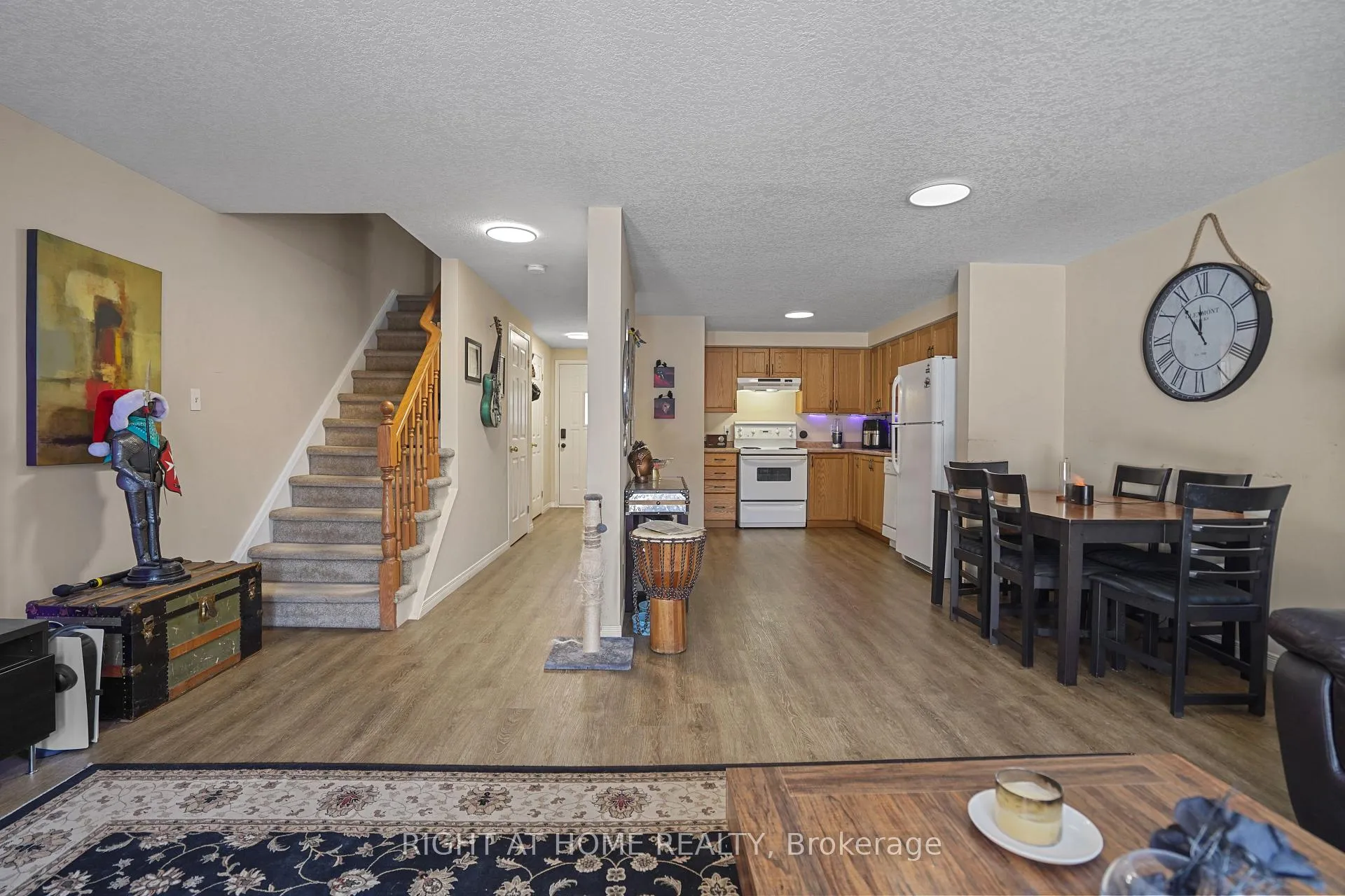 Photo 4 of 153 Donnenwerth Drive, Kitchener — HOMEH