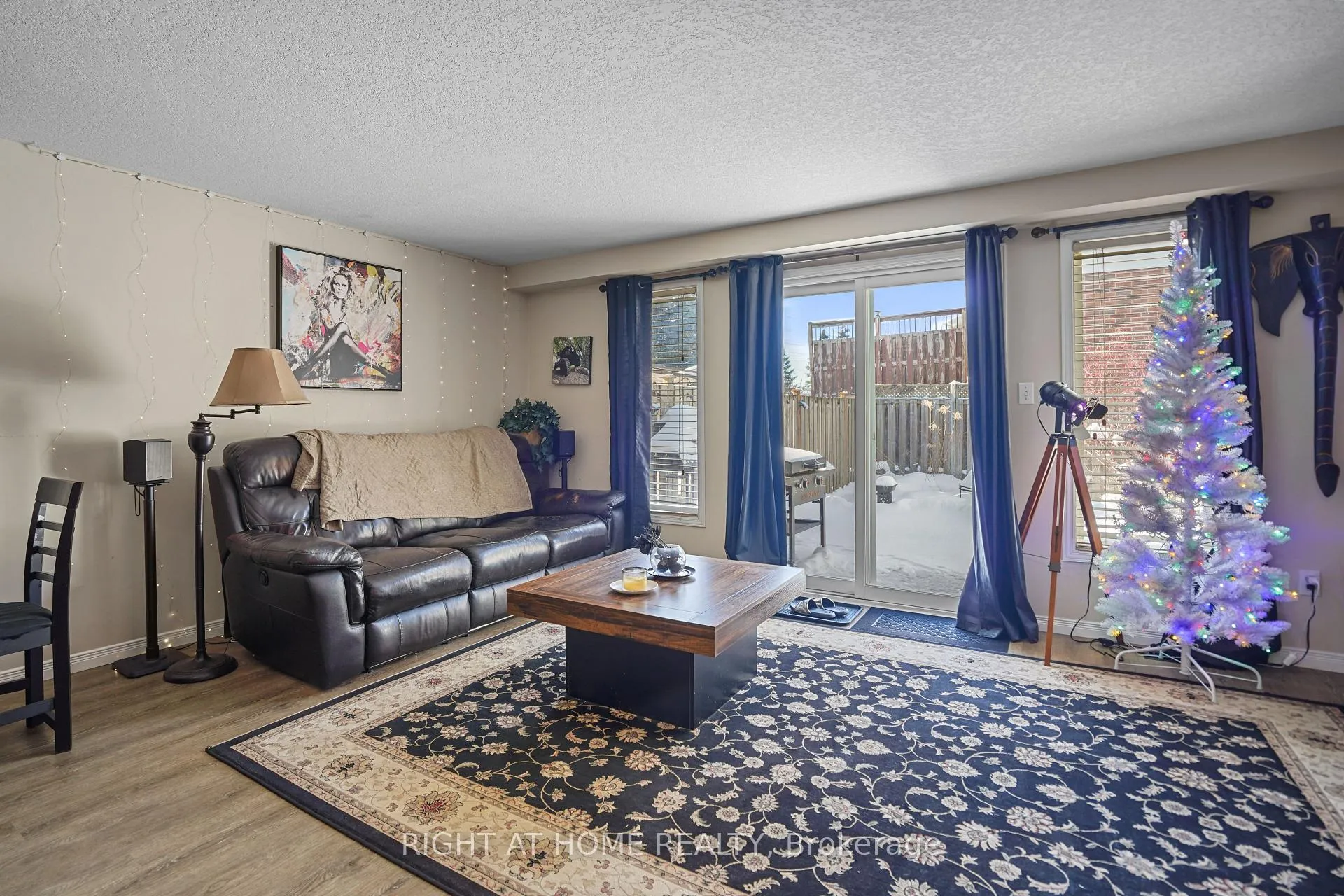 Photo 7 of 153 Donnenwerth Drive, Kitchener — HOMEH