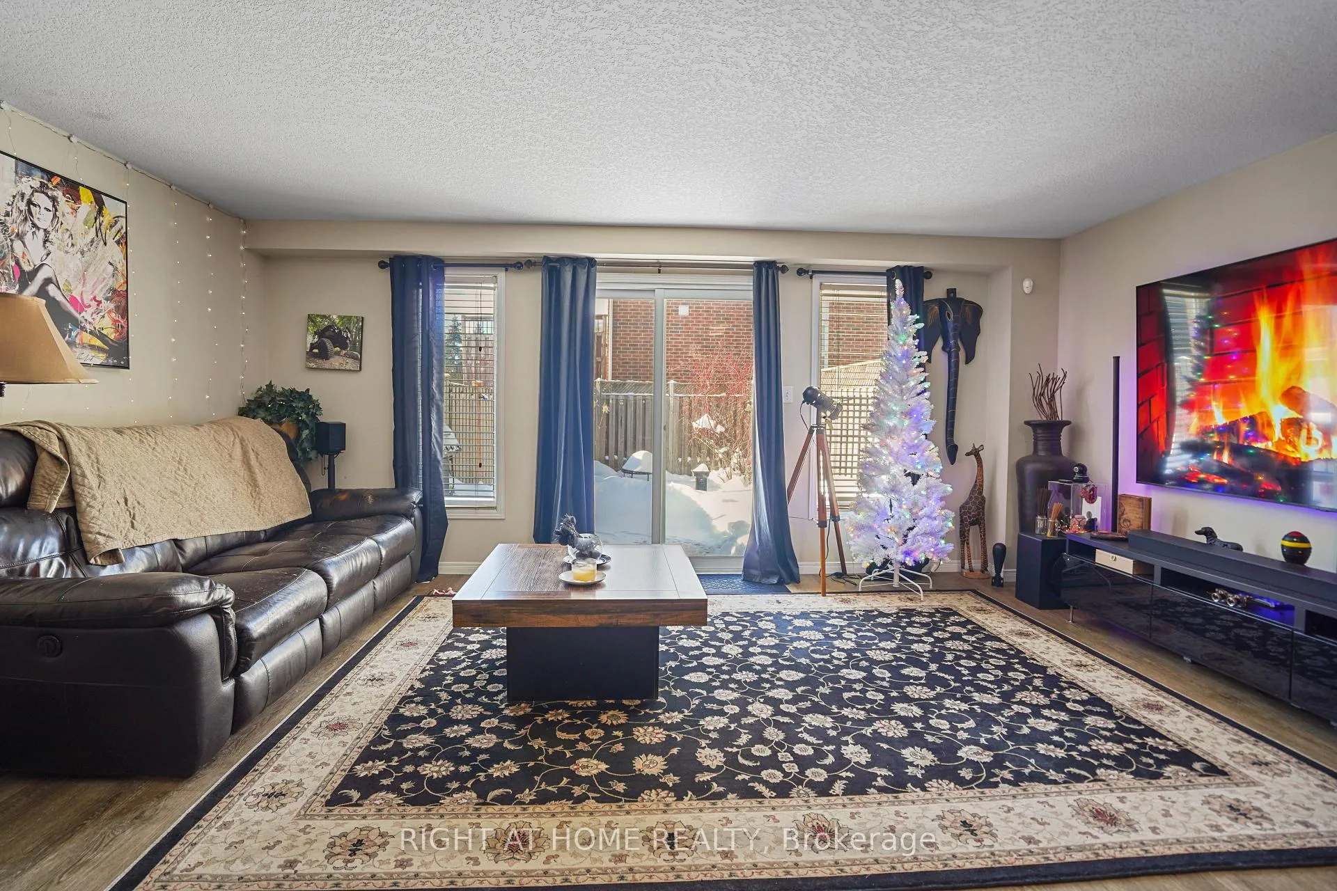 Photo 8 of 153 Donnenwerth Drive, Kitchener — HOMEH