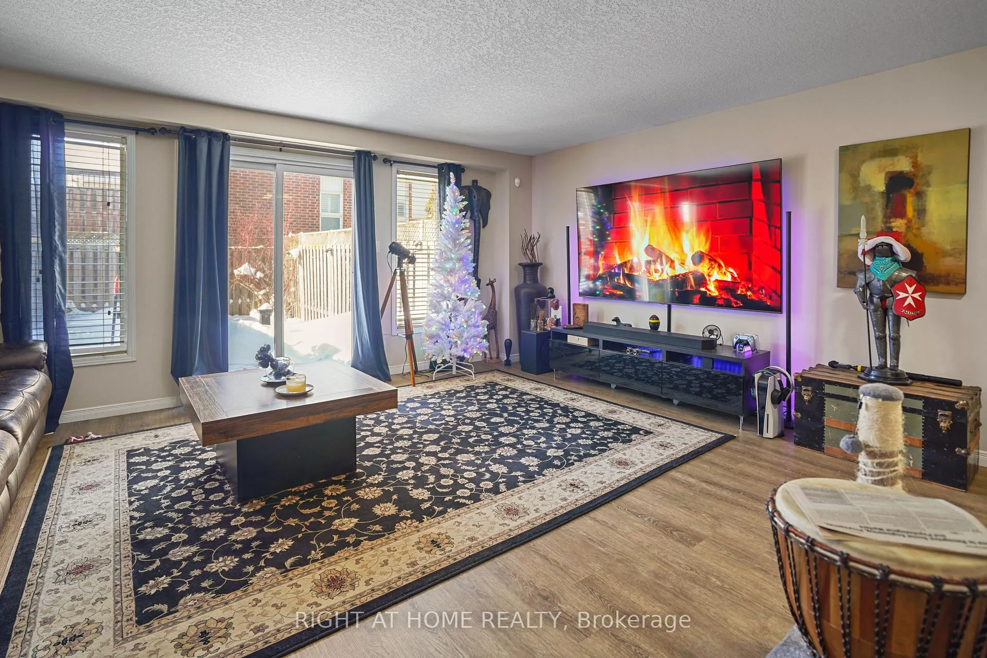 Photo 9 of 153 Donnenwerth Drive, Kitchener — HOMEH