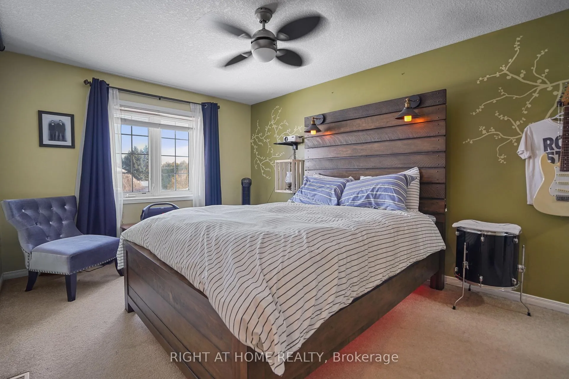 Photo 16 of 153 Donnenwerth Drive, Kitchener — HOMEH