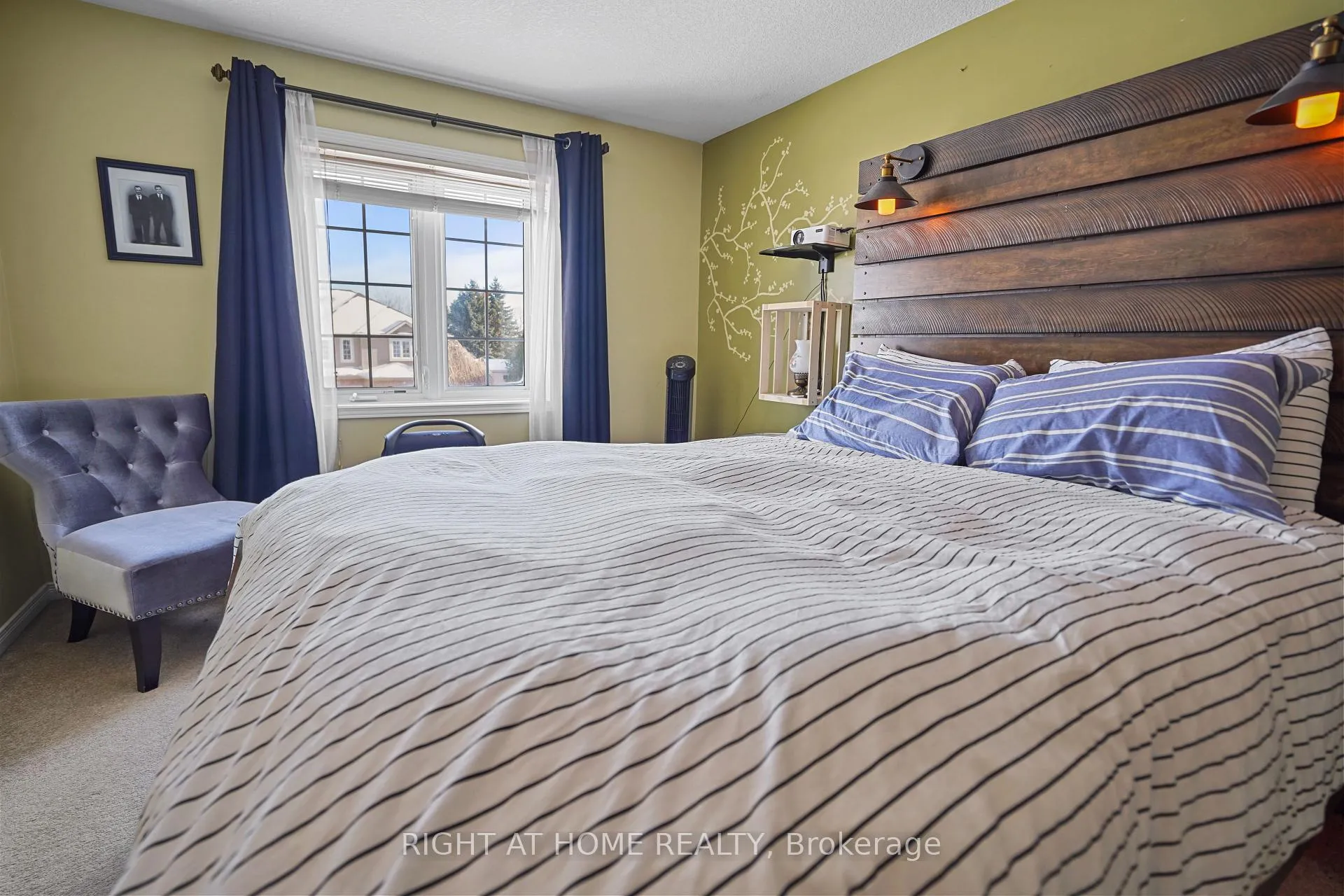 Photo 17 of 153 Donnenwerth Drive, Kitchener — HOMEH