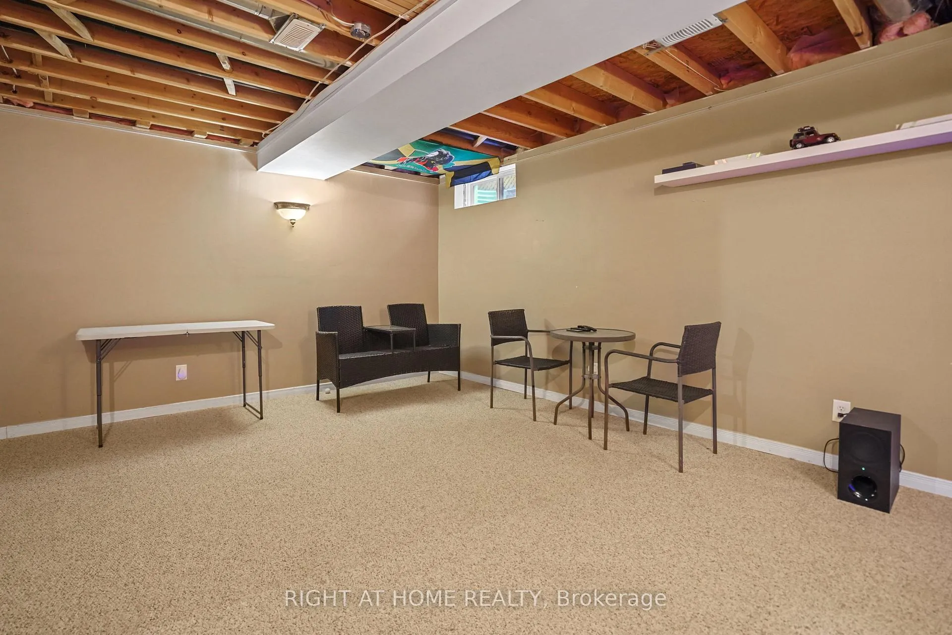 Photo 18 of 153 Donnenwerth Drive, Kitchener — HOMEH