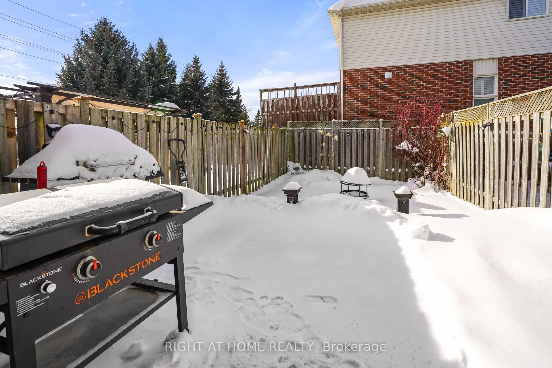 Photo 21 of 153 Donnenwerth Drive, Kitchener — HOMEH