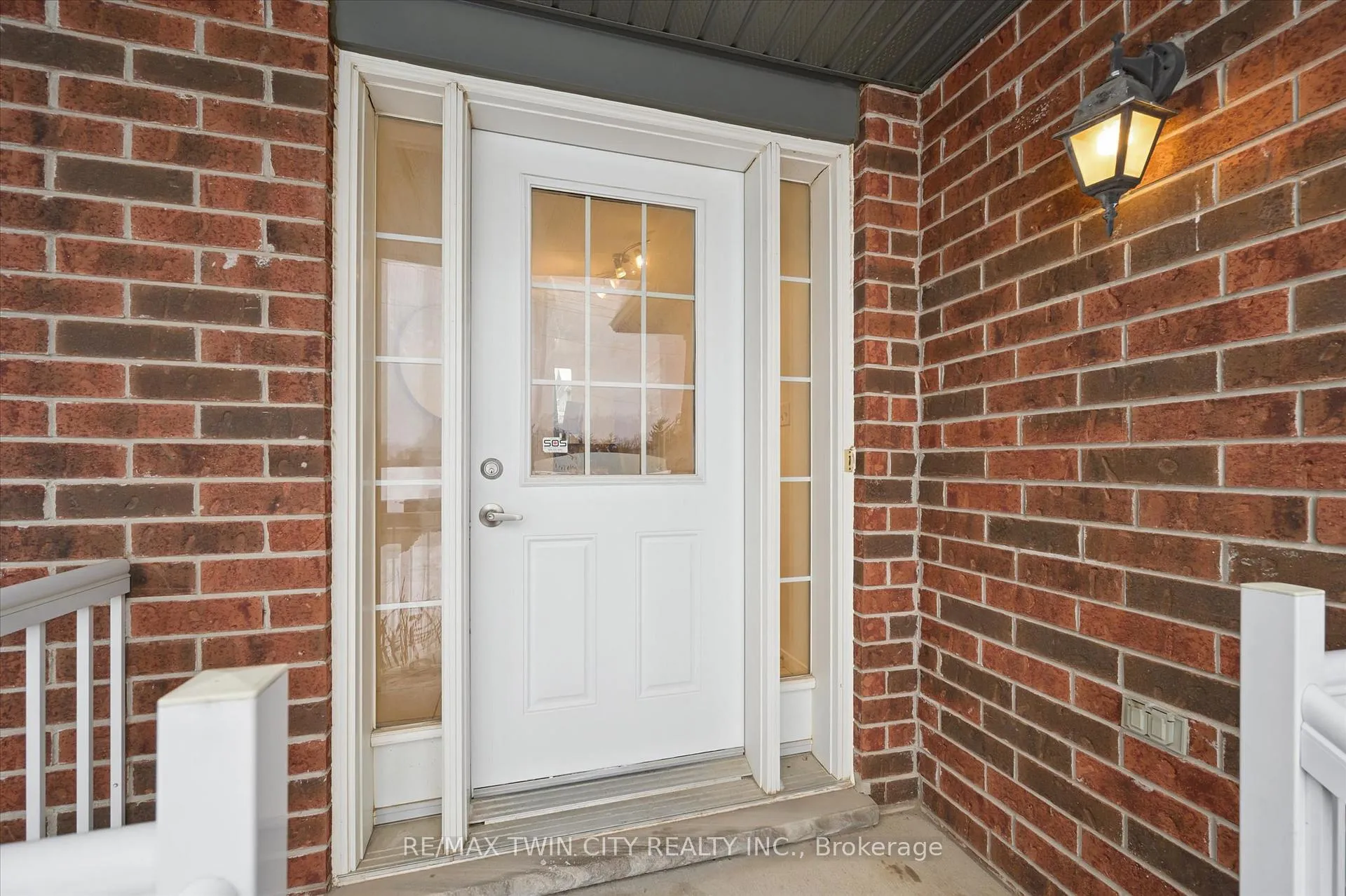 Photo 5 of 268 Parkvale Drive, Kitchener — HOMEH