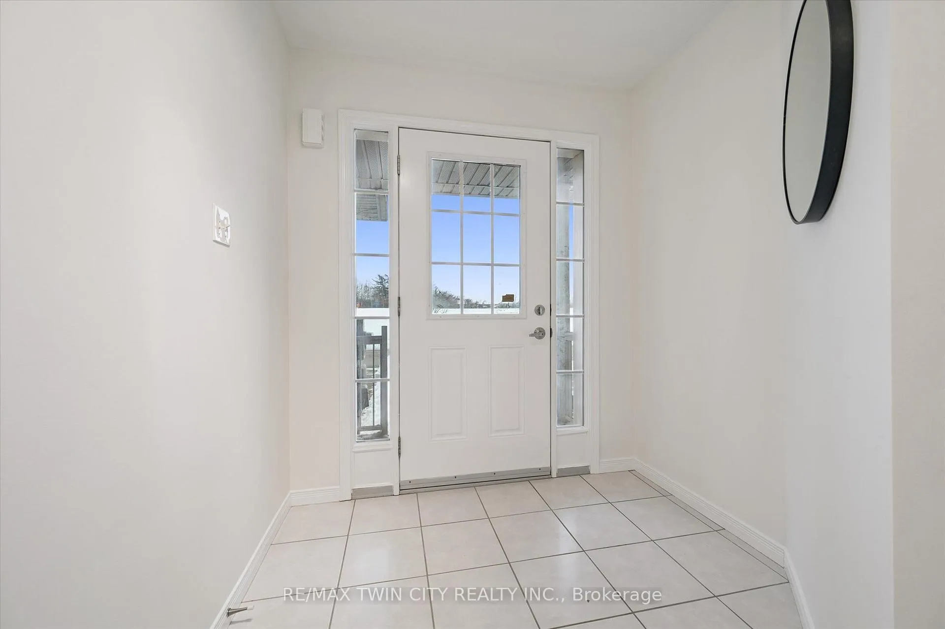 Photo 6 of 268 Parkvale Drive, Kitchener — HOMEH