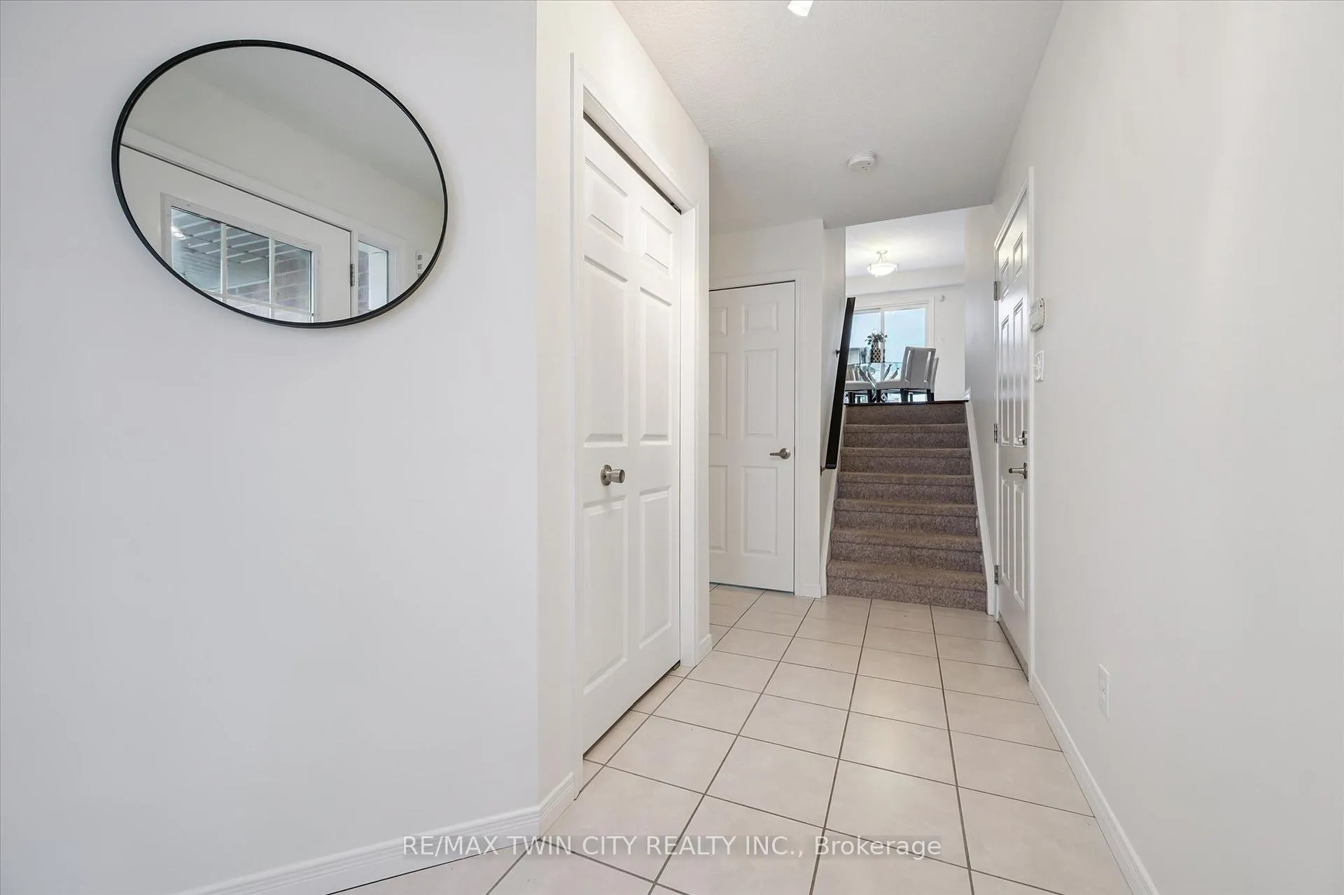 Photo 7 of 268 Parkvale Drive, Kitchener — HOMEH